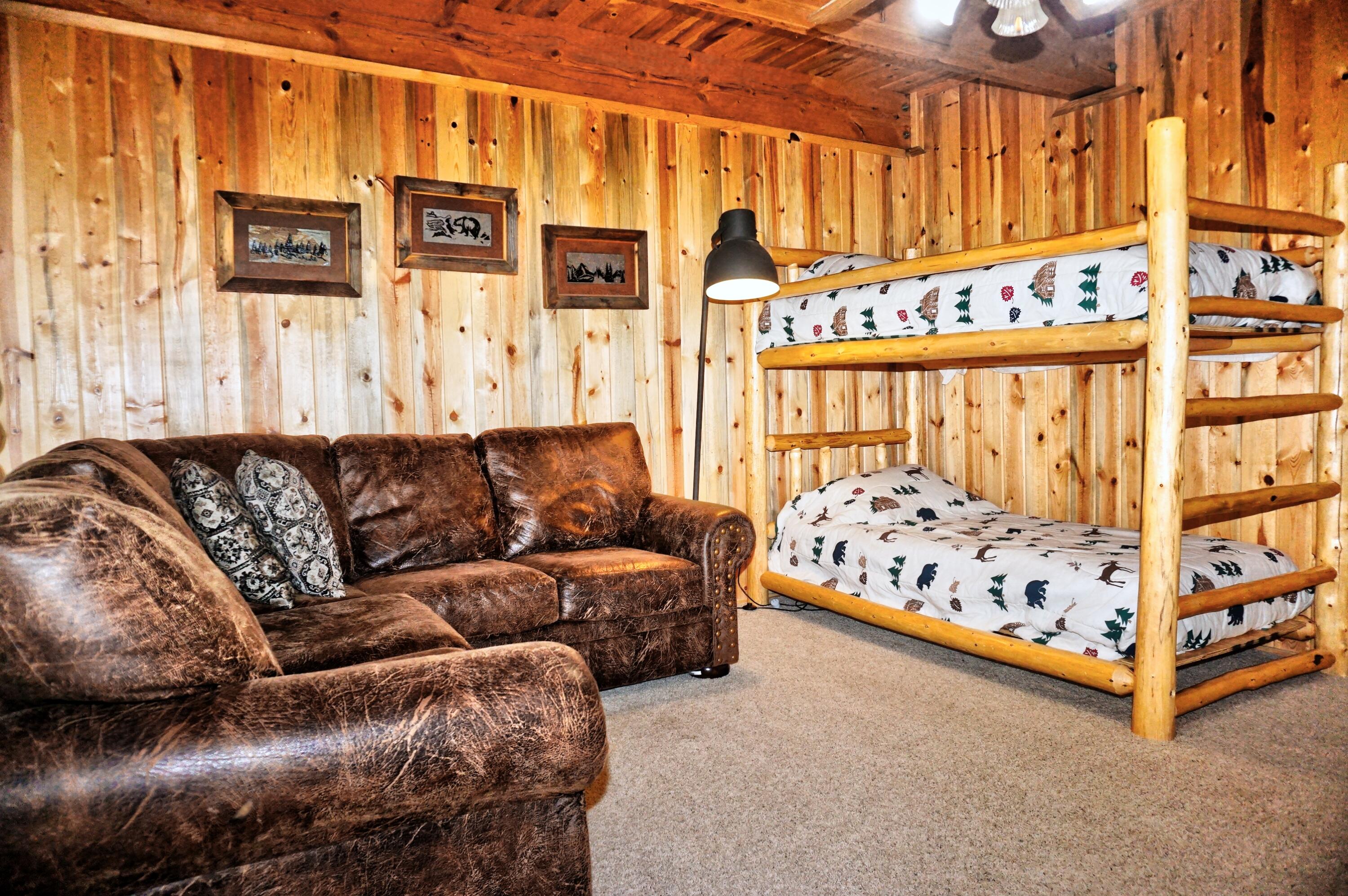 Brian Head, Utah, 84719, United States, 4 Bedrooms Bedrooms, ,3 BathroomsBathrooms,Residential,Active,1990609