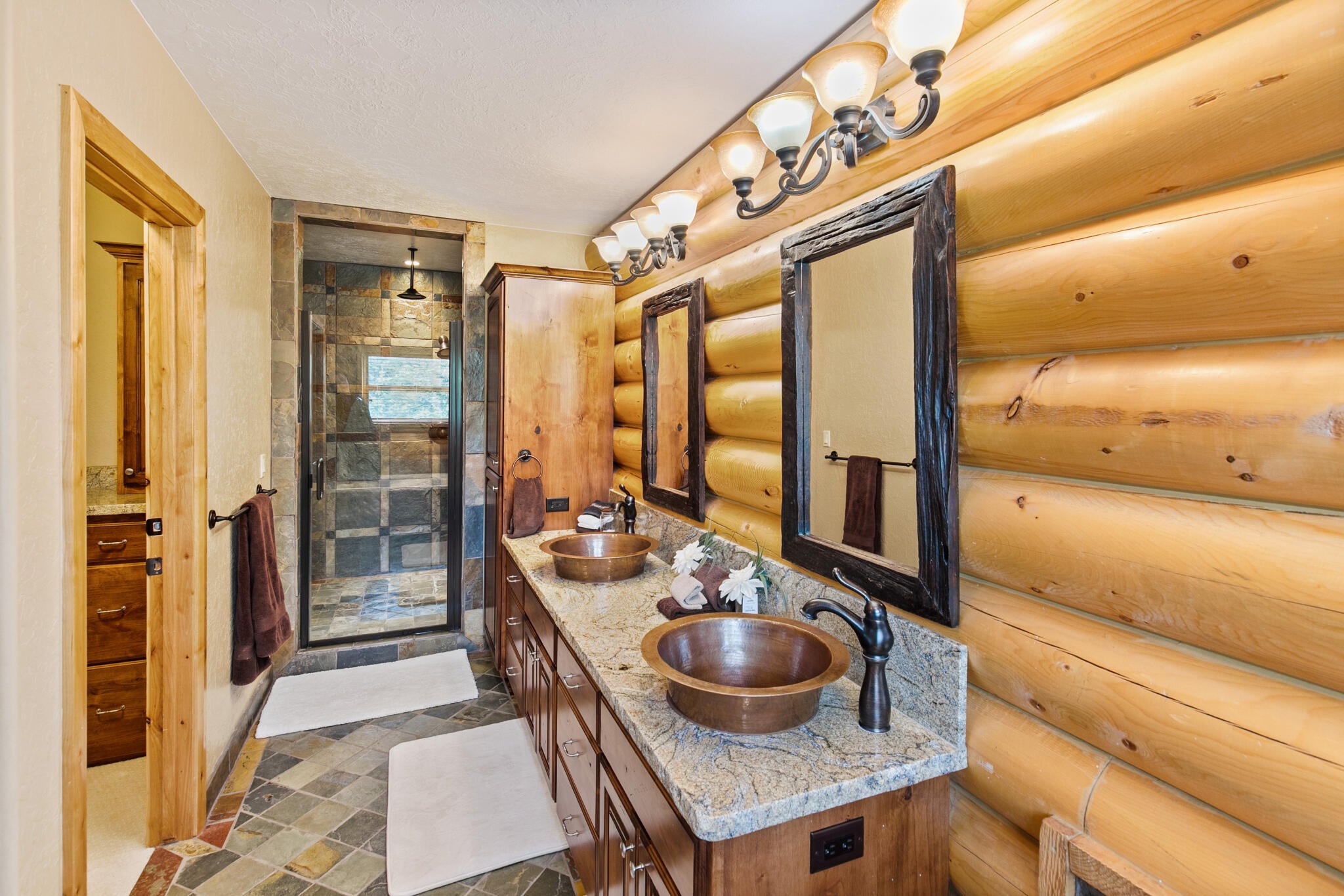Brian Head, Utah, 84719, United States, 5 Bedrooms Bedrooms, ,7 BathroomsBathrooms,Residential,Active,2044532