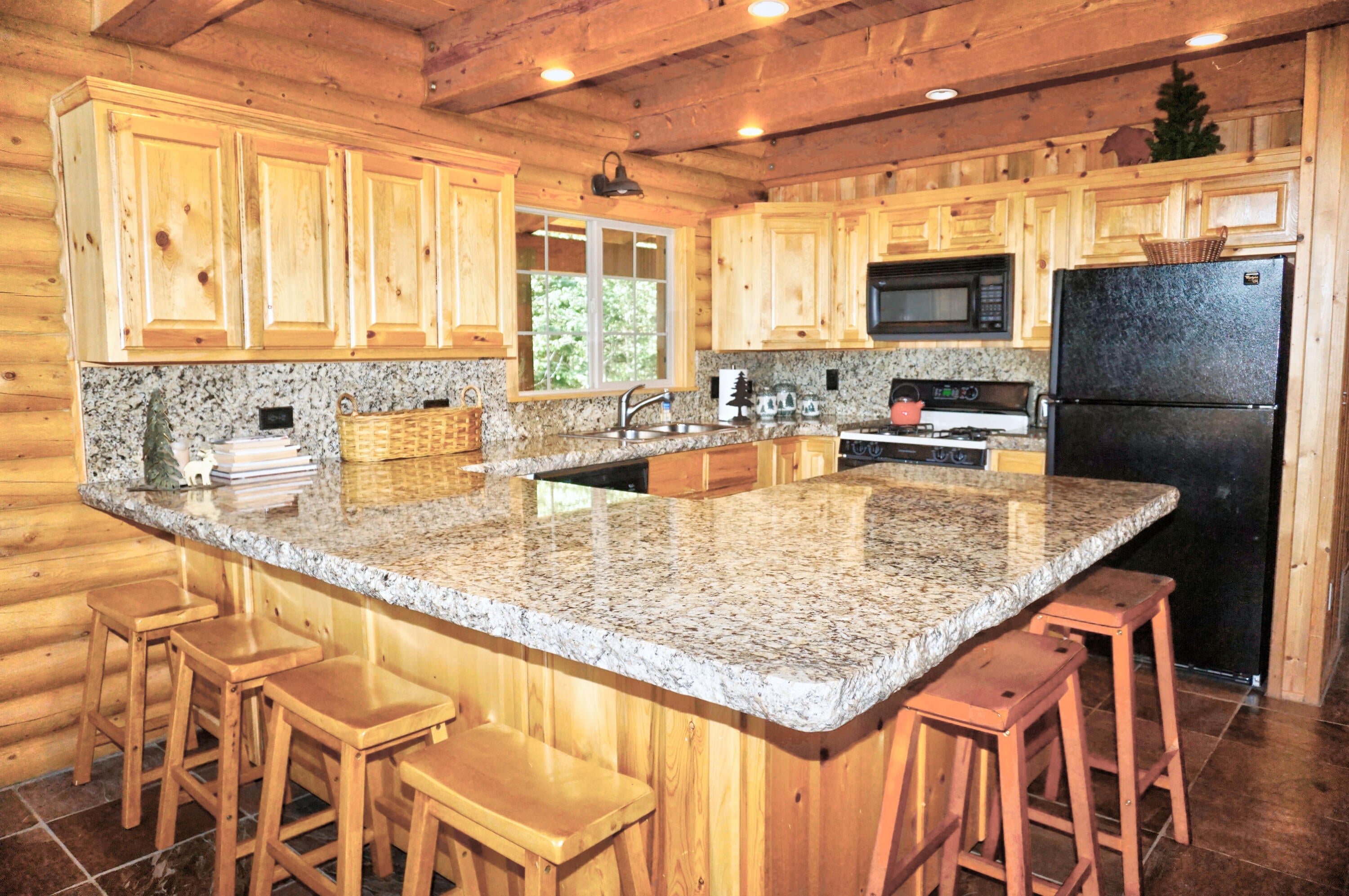 Brian Head, Utah, 84719, United States, 4 Bedrooms Bedrooms, ,3 BathroomsBathrooms,Residential,Active,1990609