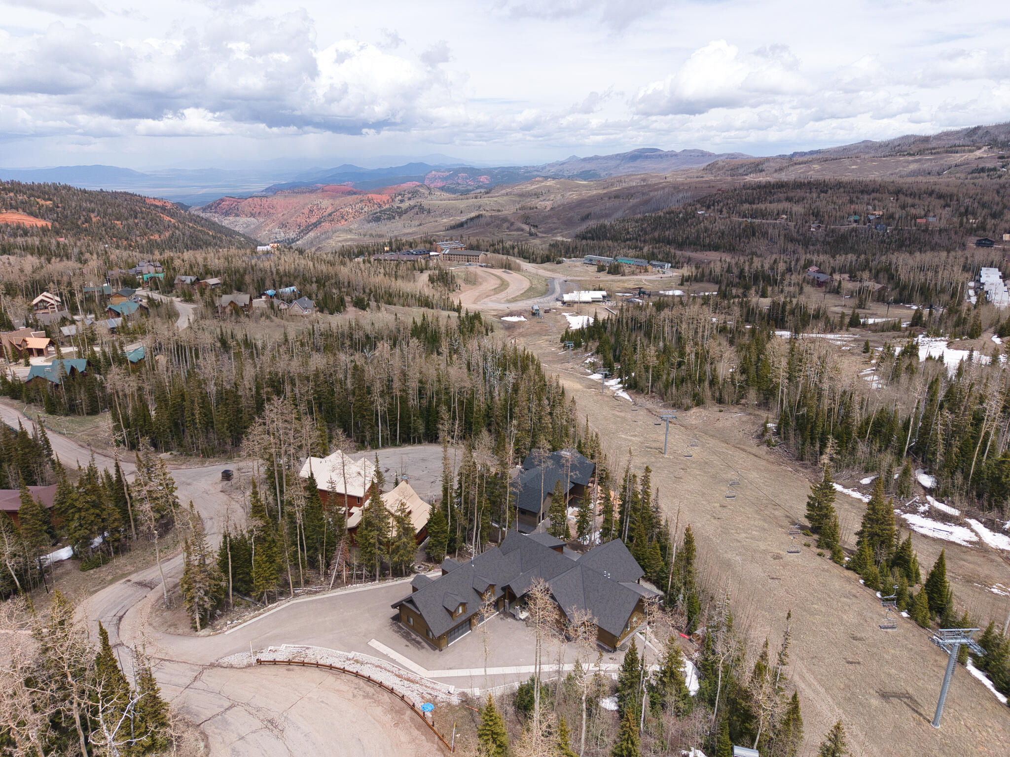 Brian Head, Utah, 84719, United States, 11 Bedrooms Bedrooms, ,8 BathroomsBathrooms,Residential,Active,2044561