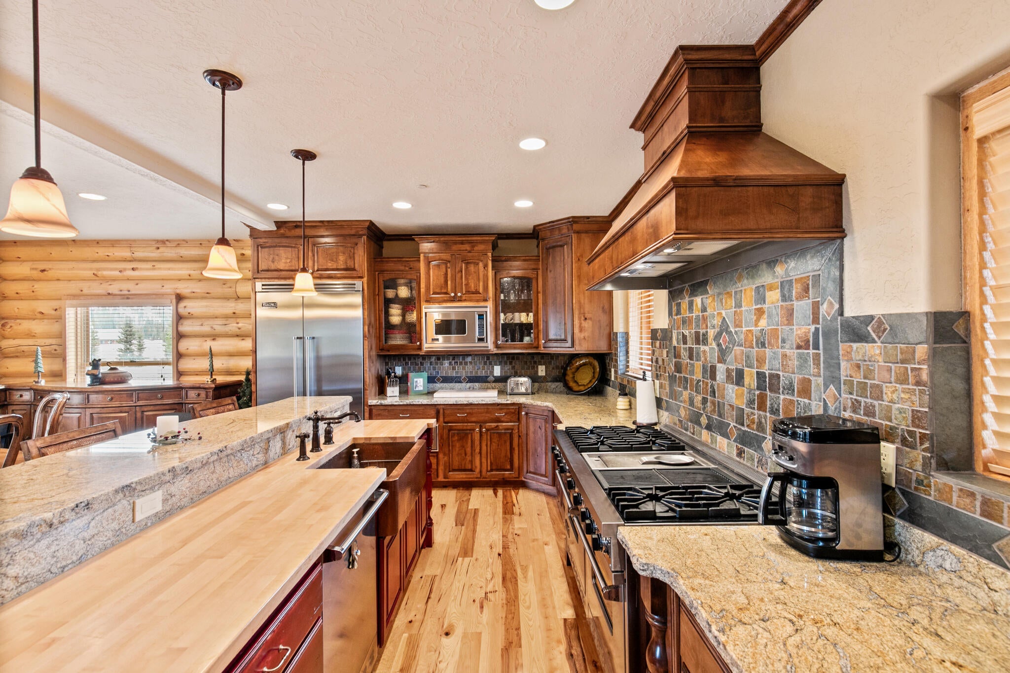 Brian Head, Utah, 84719, United States, 5 Bedrooms Bedrooms, ,7 BathroomsBathrooms,Residential,Active,2044532