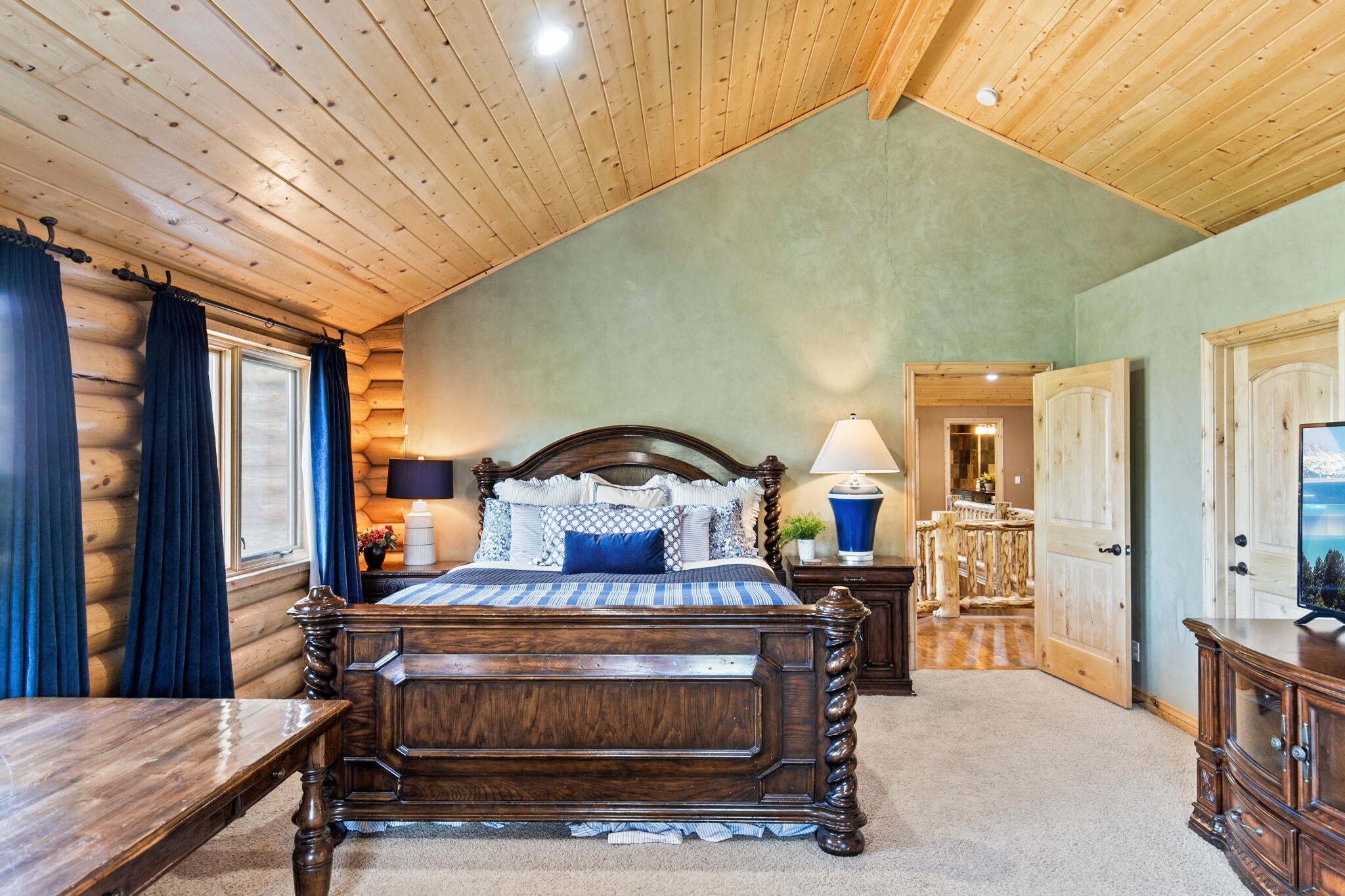 Brian Head, Utah, 84719, United States, 5 Bedrooms Bedrooms, ,4 BathroomsBathrooms,Residential,Active,1990611