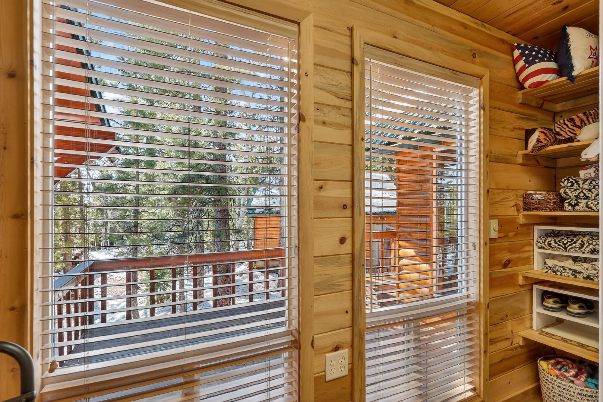 Duck Creek Village, Utah, 84762, United States, 4 Bedrooms Bedrooms, ,3 BathroomsBathrooms,Residential,Active,2007182