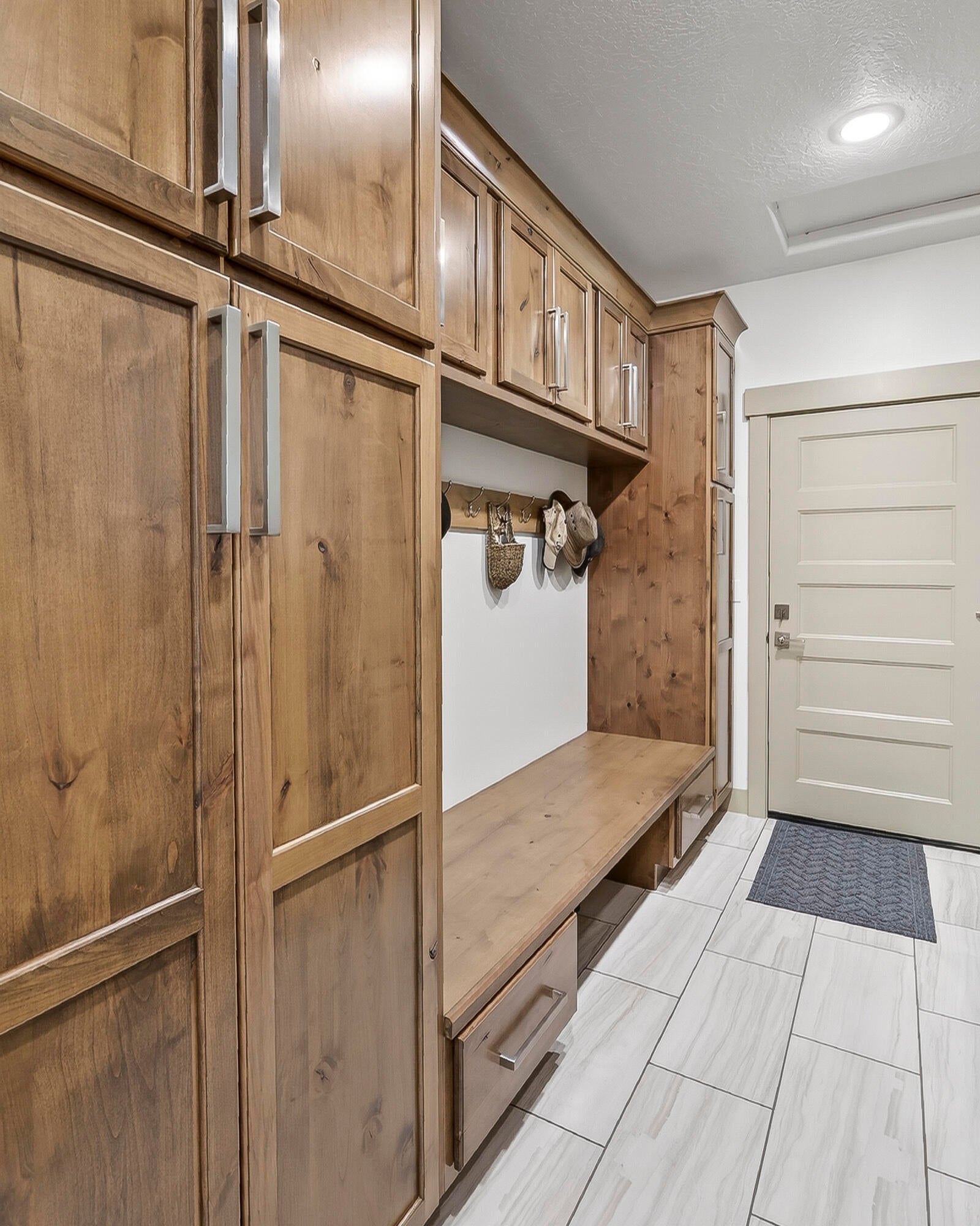Cedar City, Utah, 84720, United States, 6 Bedrooms Bedrooms, ,4 BathroomsBathrooms,Residential,Active,2043845