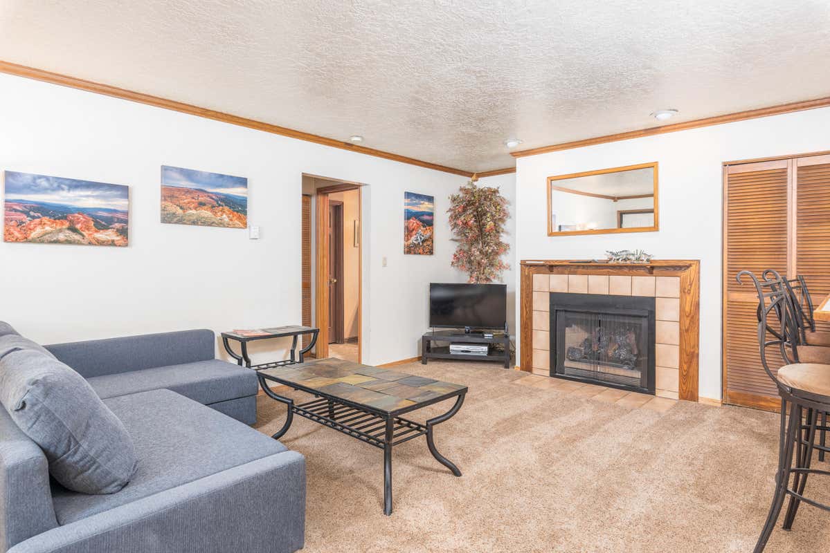150 W Ridge View St Unit 203  