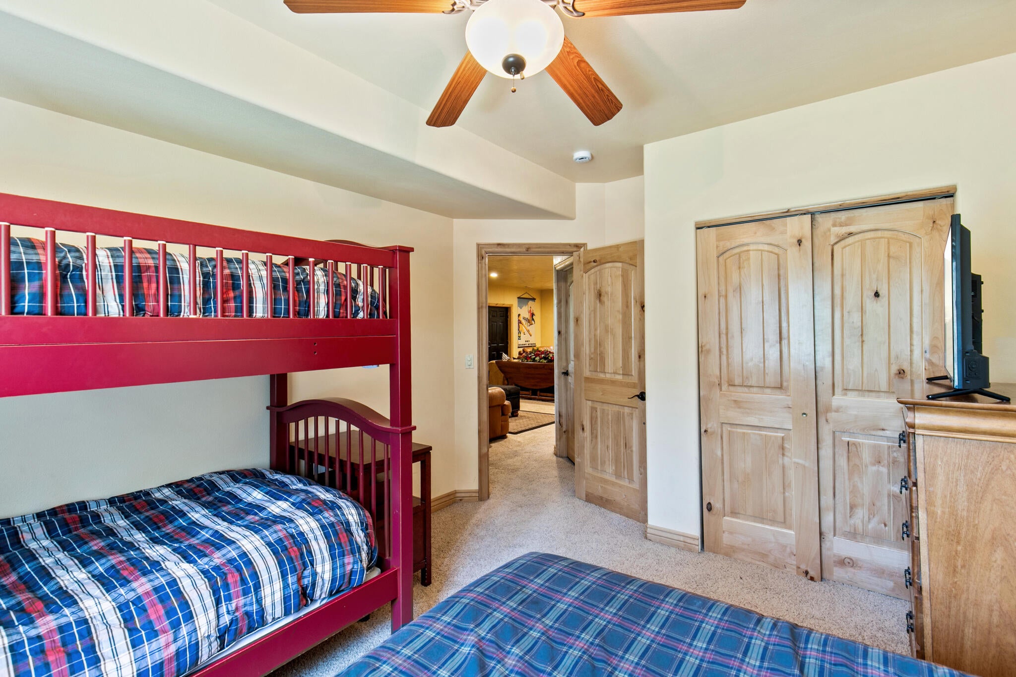 Brian Head, Utah, 84719, United States, 5 Bedrooms Bedrooms, ,4 BathroomsBathrooms,Residential,Active,1990611