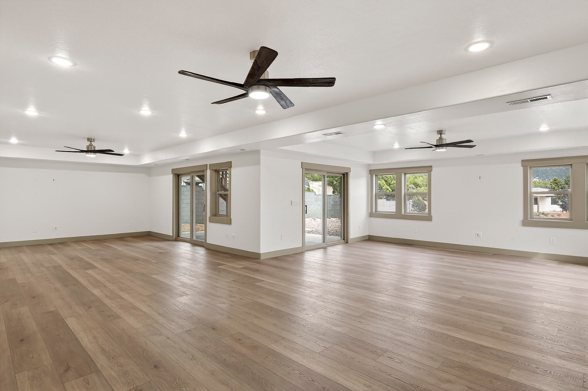 Cedar City, Utah, 84720, United States, 6 Bedrooms Bedrooms, ,4 BathroomsBathrooms,Residential,Active,2043845