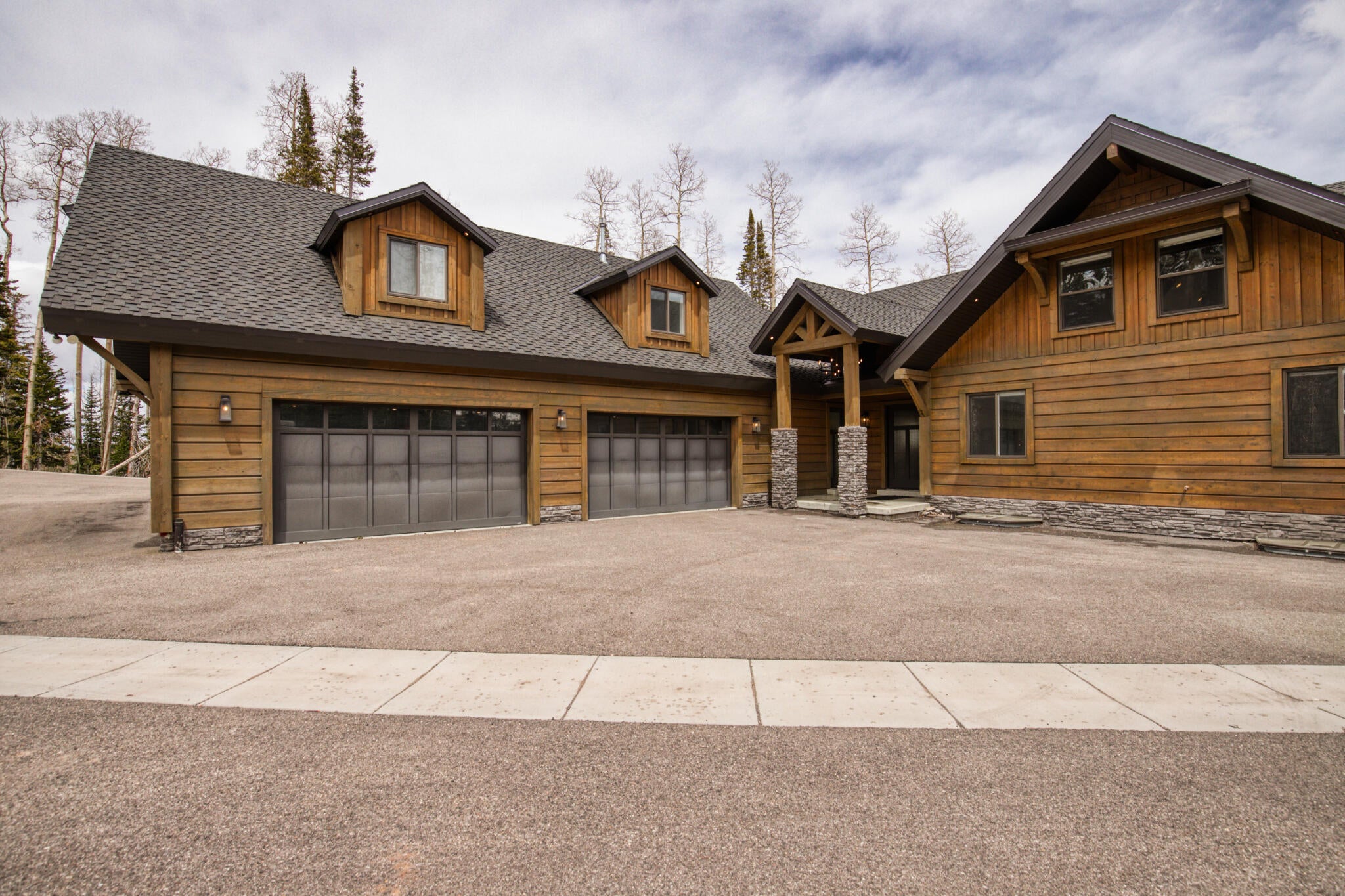 Brian Head, Utah, 84719, United States, 11 Bedrooms Bedrooms, ,8 BathroomsBathrooms,Residential,Active,2044561