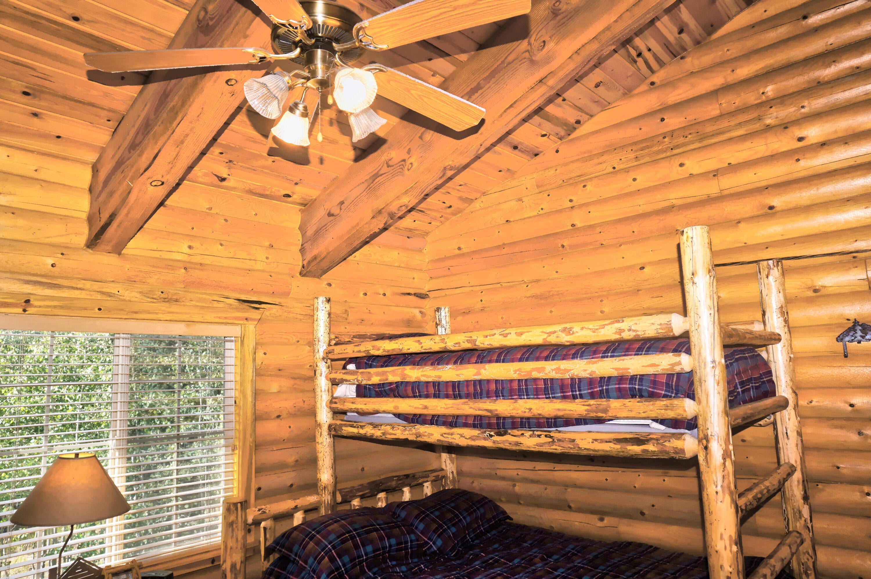 Brian Head, Utah, 84719, United States, 4 Bedrooms Bedrooms, ,3 BathroomsBathrooms,Residential,Active,1990609