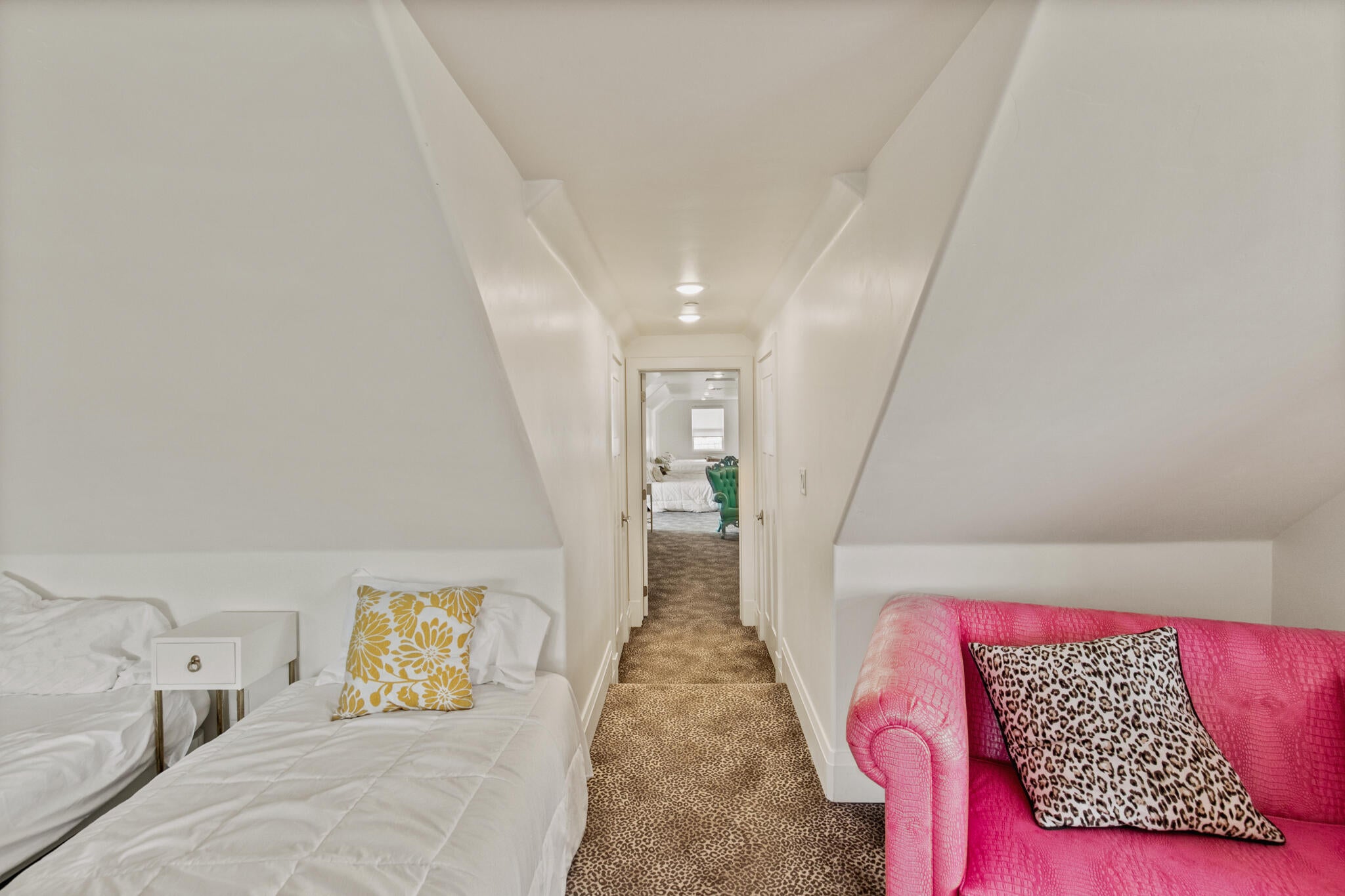 Brian Head, Utah, 84719, United States, 11 Bedrooms Bedrooms, ,8 BathroomsBathrooms,Residential,Active,2044561