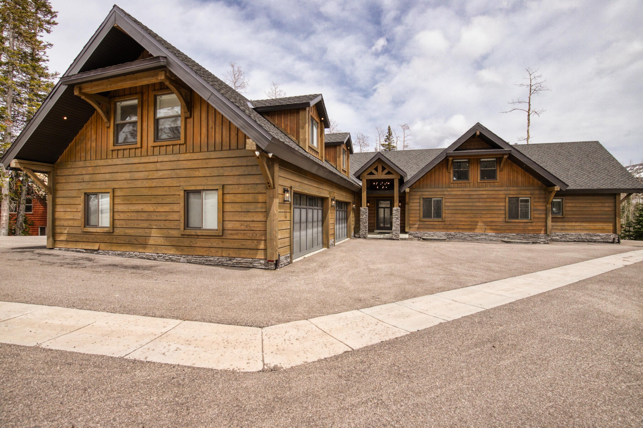 Brian Head, Utah, 84719, United States, 11 Bedrooms Bedrooms, ,8 BathroomsBathrooms,Residential,Active,2044561