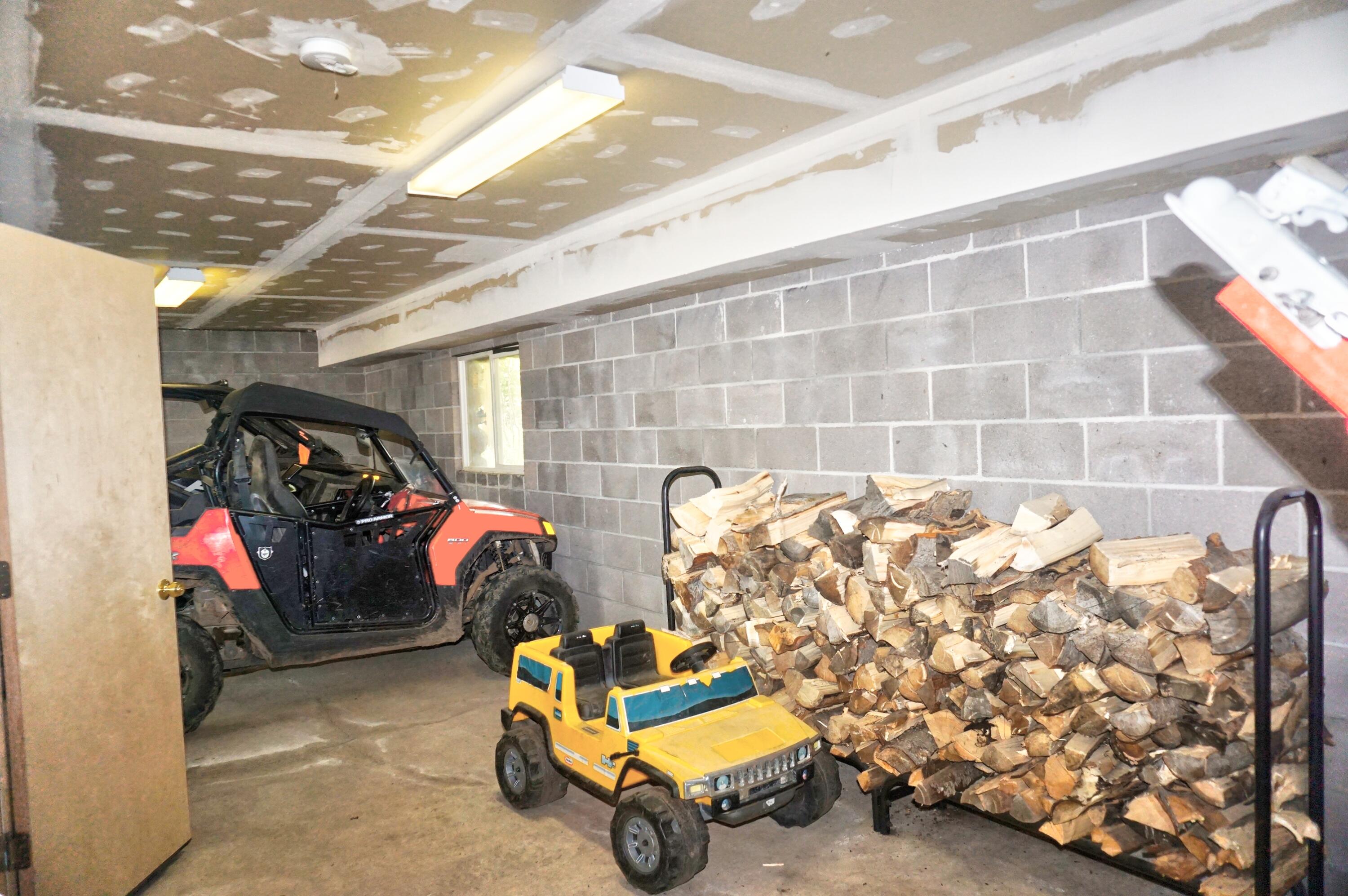 Brian Head, Utah, 84719, United States, 4 Bedrooms Bedrooms, ,3 BathroomsBathrooms,Residential,Active,1990609