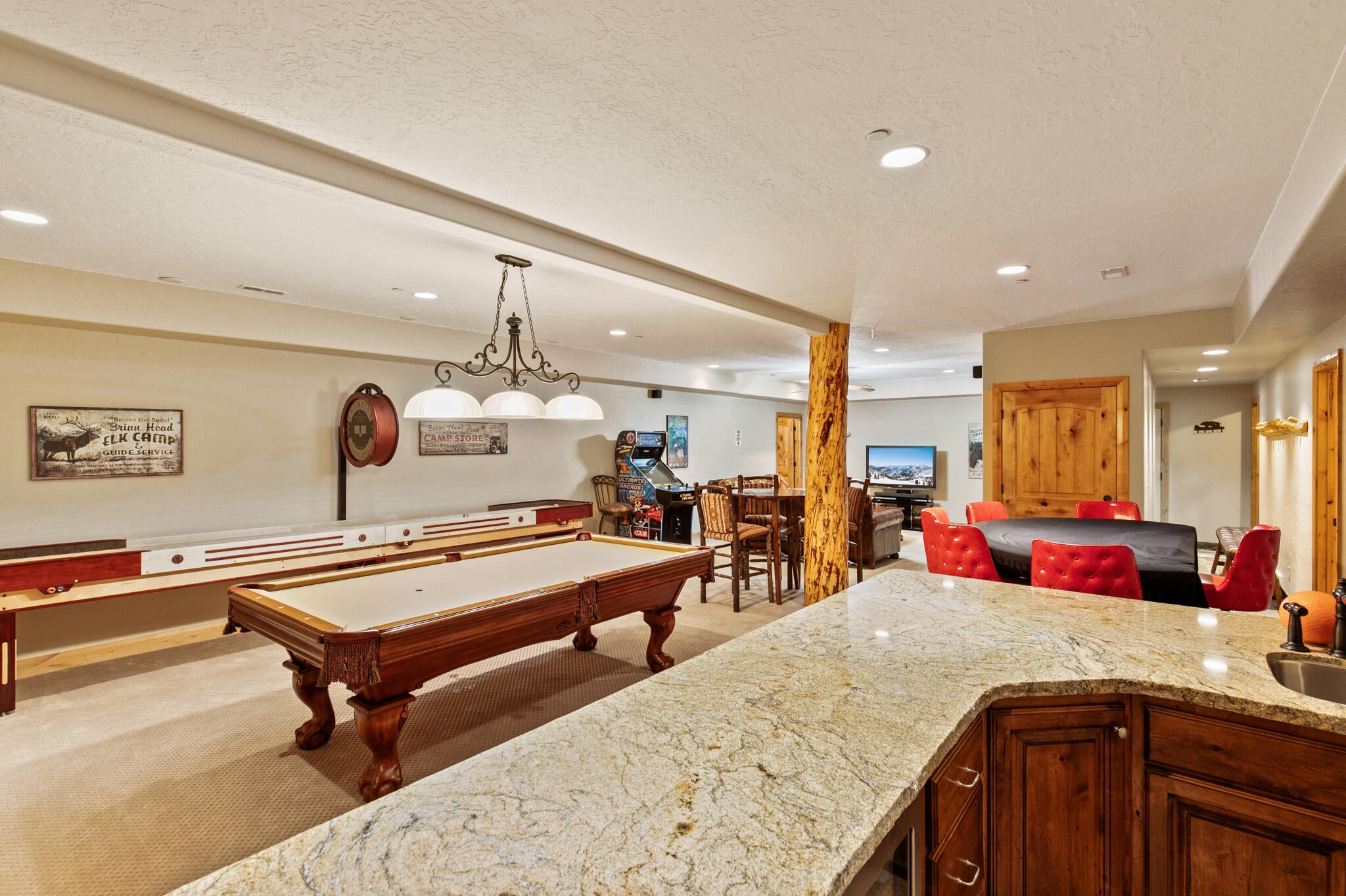 Brian Head, Utah, 84719, United States, 5 Bedrooms Bedrooms, ,7 BathroomsBathrooms,Residential,Active,2044532