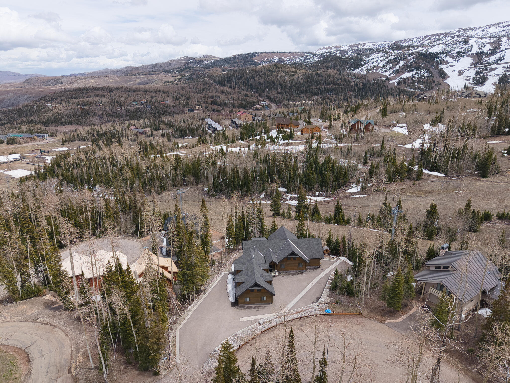 Brian Head, Utah, 84719, United States, 11 Bedrooms Bedrooms, ,8 BathroomsBathrooms,Residential,Active,2044561
