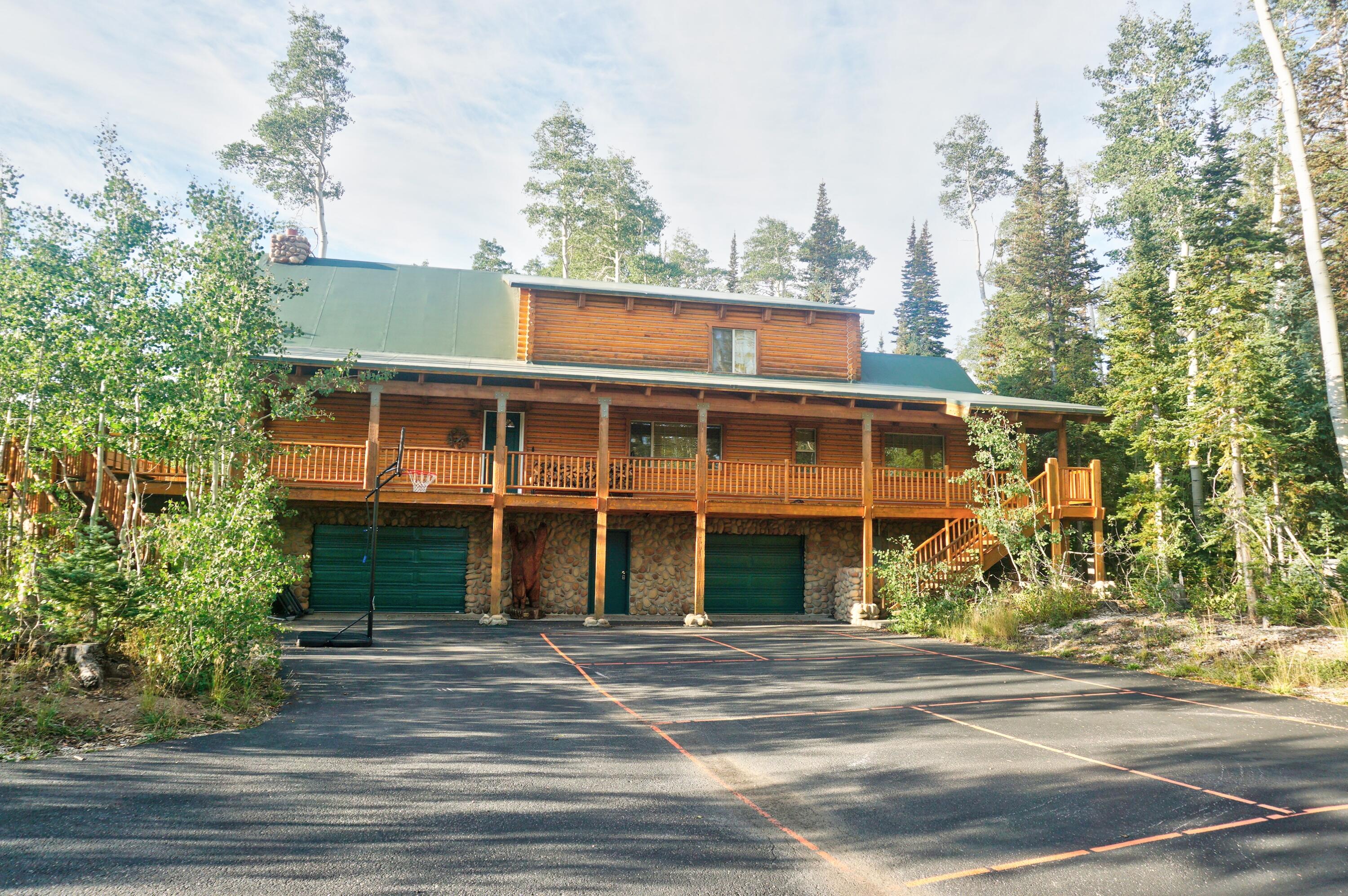 Brian Head, Utah, 84719, United States, 4 Bedrooms Bedrooms, ,3 BathroomsBathrooms,Residential,Active,1990609