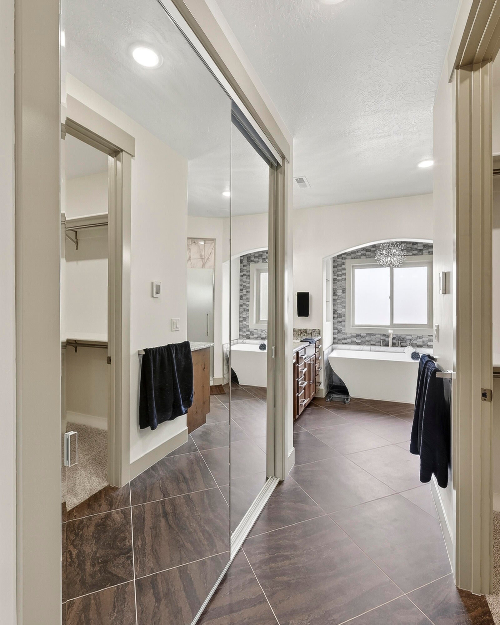 Cedar City, Utah, 84720, United States, 6 Bedrooms Bedrooms, ,4 BathroomsBathrooms,Residential,Active,2043845