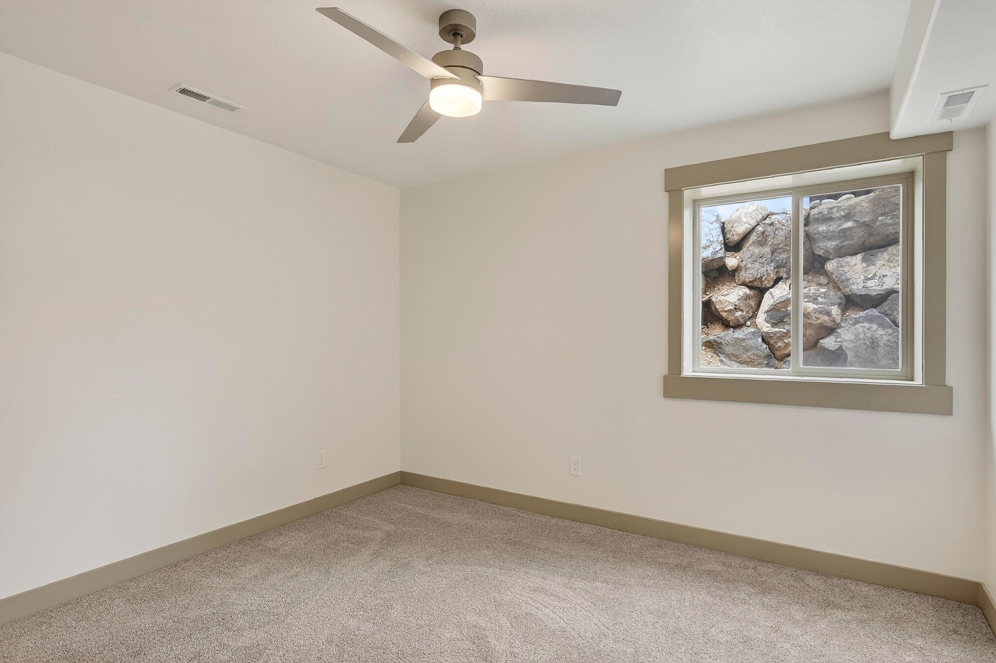 Cedar City, Utah, 84720, United States, 6 Bedrooms Bedrooms, ,4 BathroomsBathrooms,Residential,Active,2043845