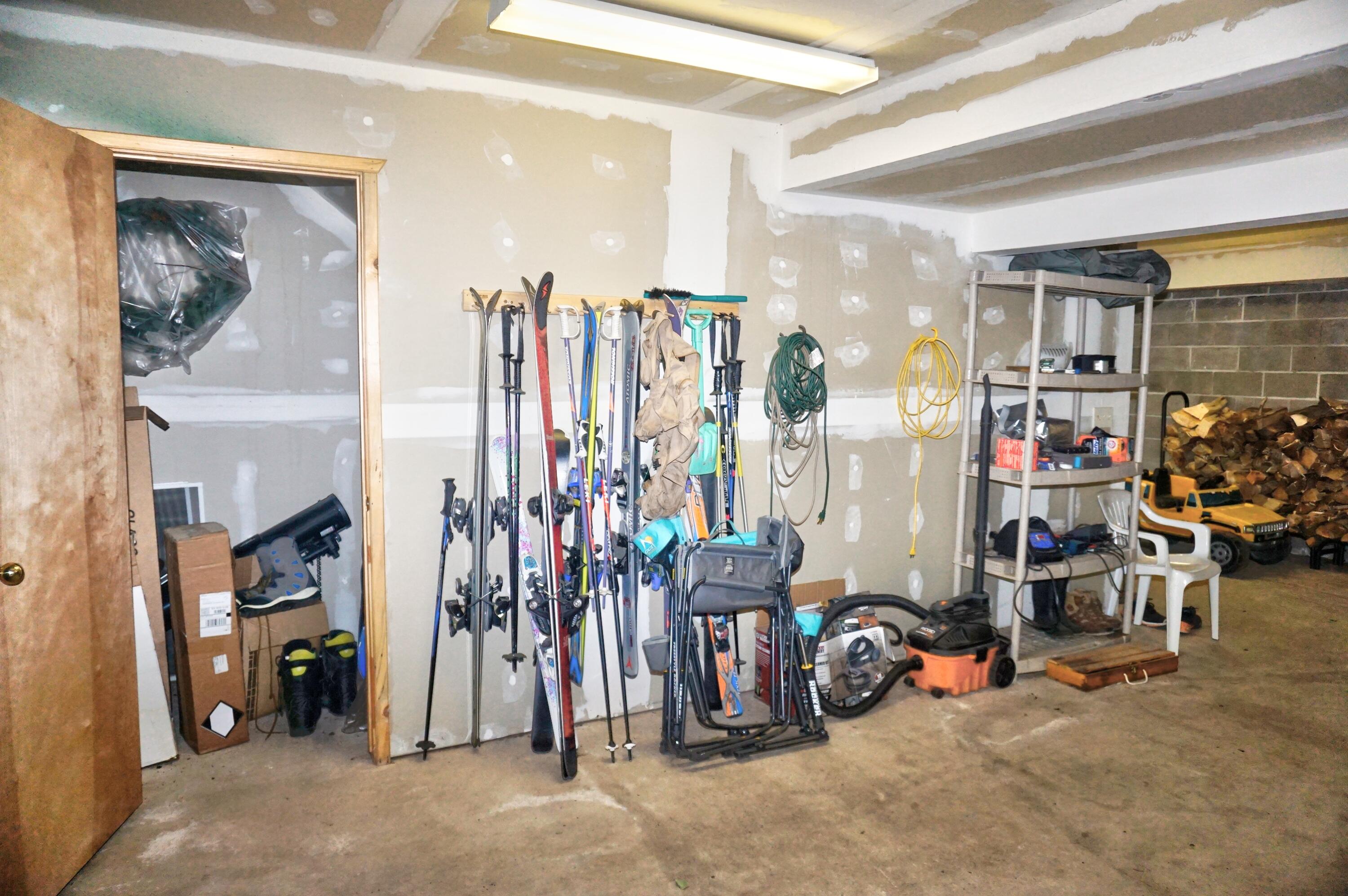 Brian Head, Utah, 84719, United States, 4 Bedrooms Bedrooms, ,3 BathroomsBathrooms,Residential,Active,1990609