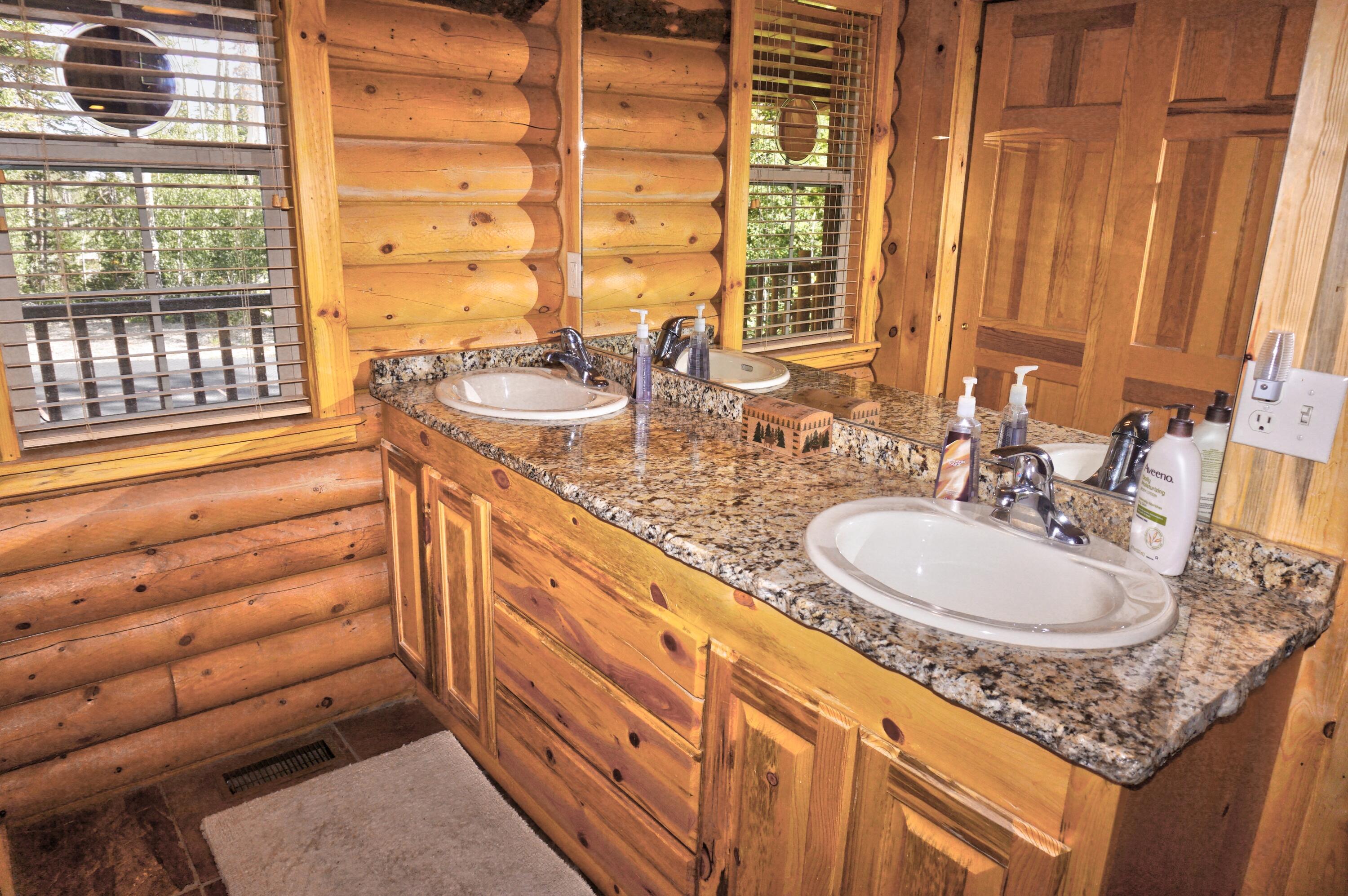 Brian Head, Utah, 84719, United States, 4 Bedrooms Bedrooms, ,3 BathroomsBathrooms,Residential,Active,1990609