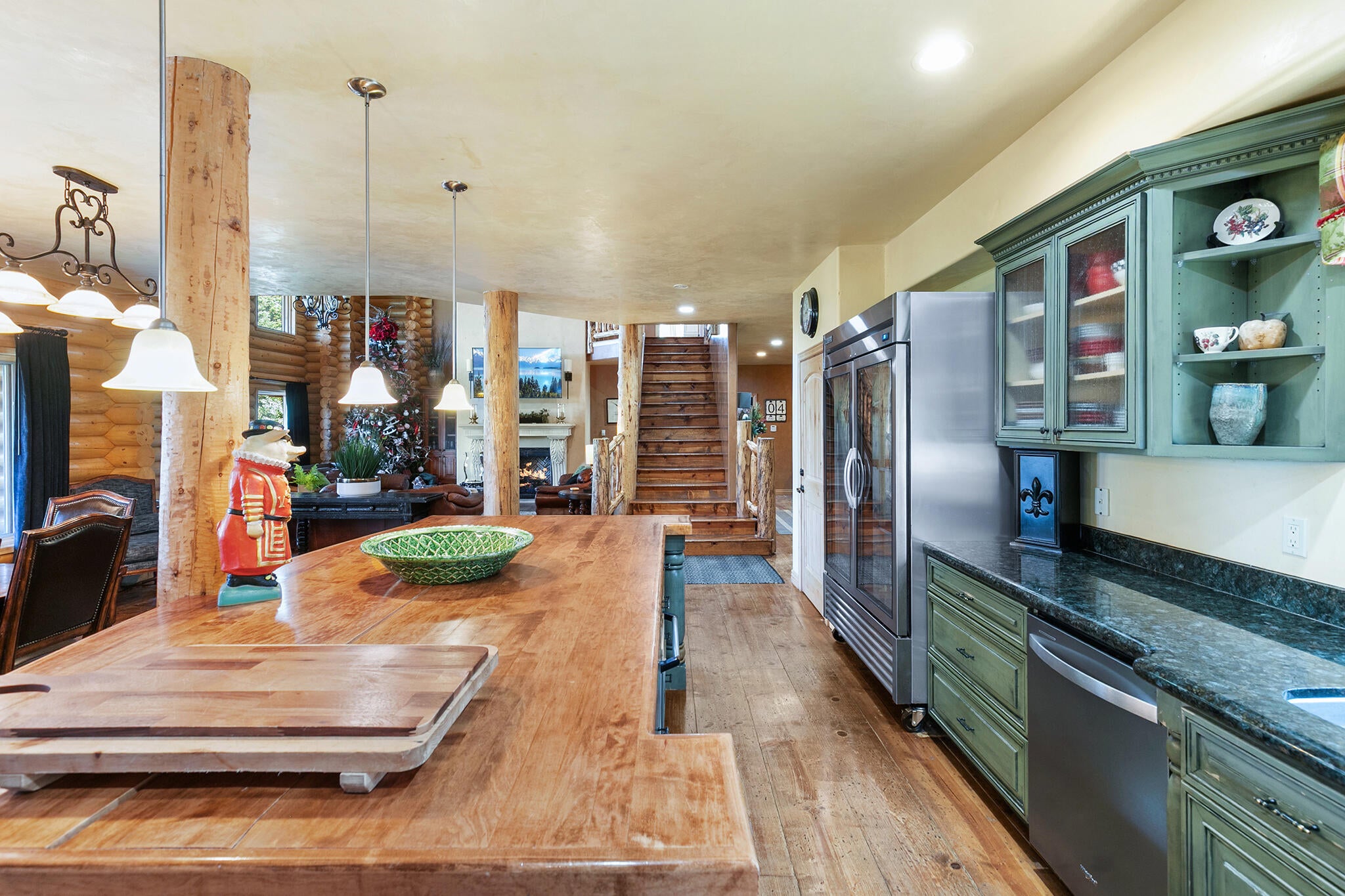 Brian Head, Utah, 84719, United States, 5 Bedrooms Bedrooms, ,4 BathroomsBathrooms,Residential,Active,1990611