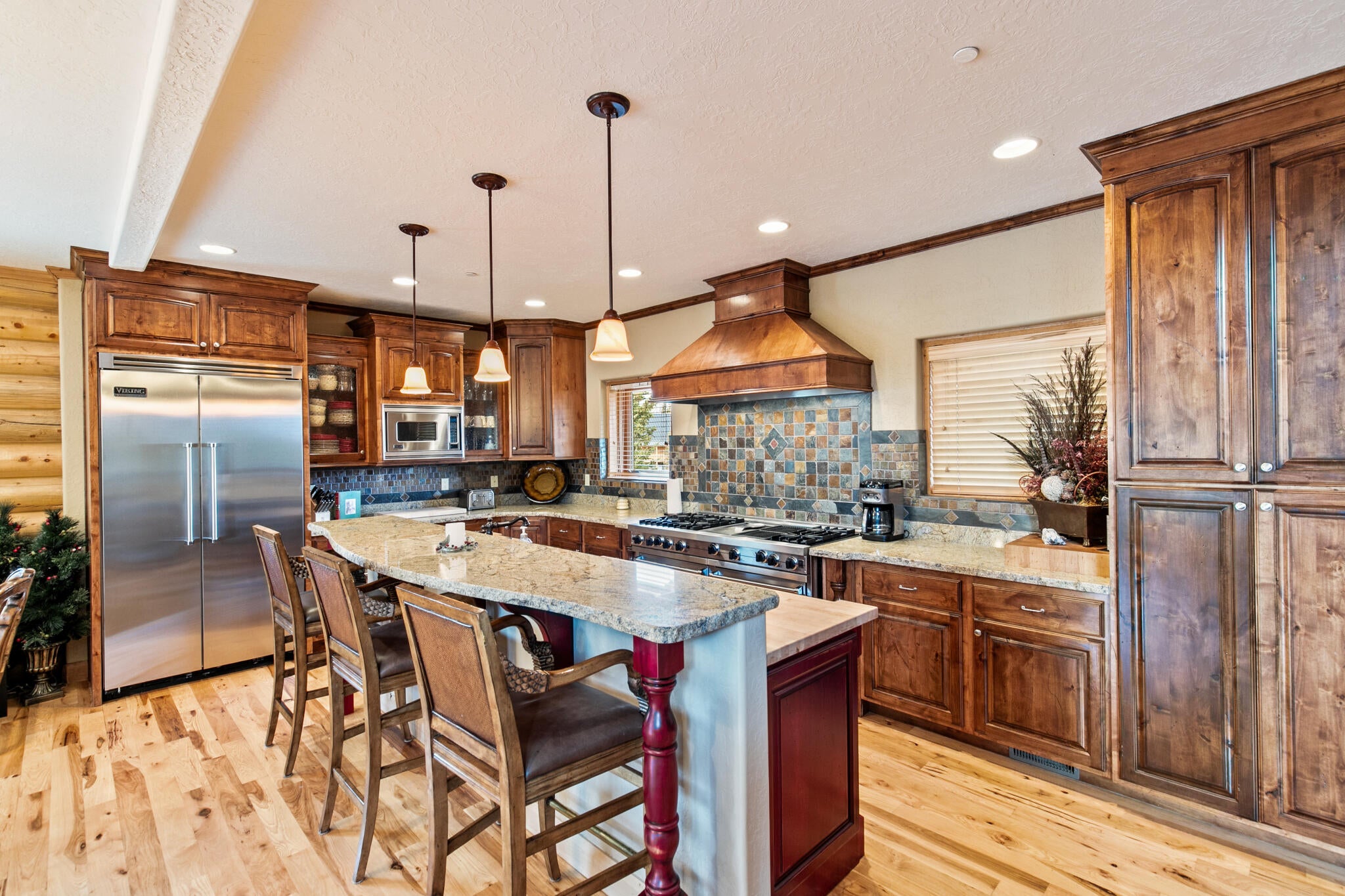 Brian Head, Utah, 84719, United States, 5 Bedrooms Bedrooms, ,7 BathroomsBathrooms,Residential,Active,2044532