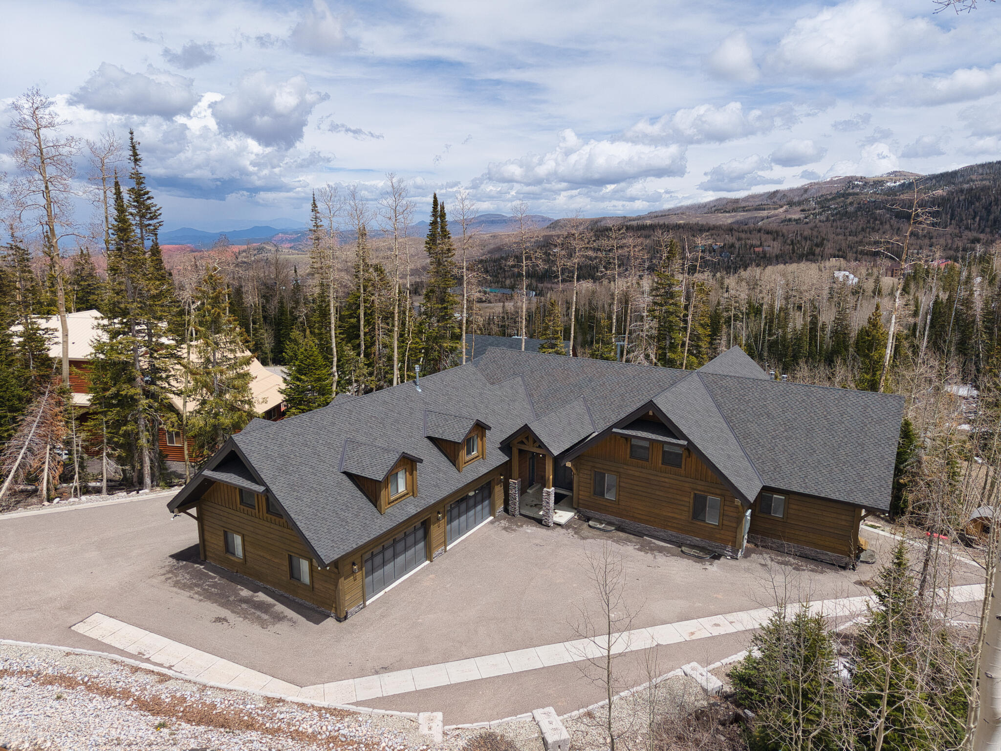 Brian Head, Utah, 84719, United States, 11 Bedrooms Bedrooms, ,8 BathroomsBathrooms,Residential,Active,2044561