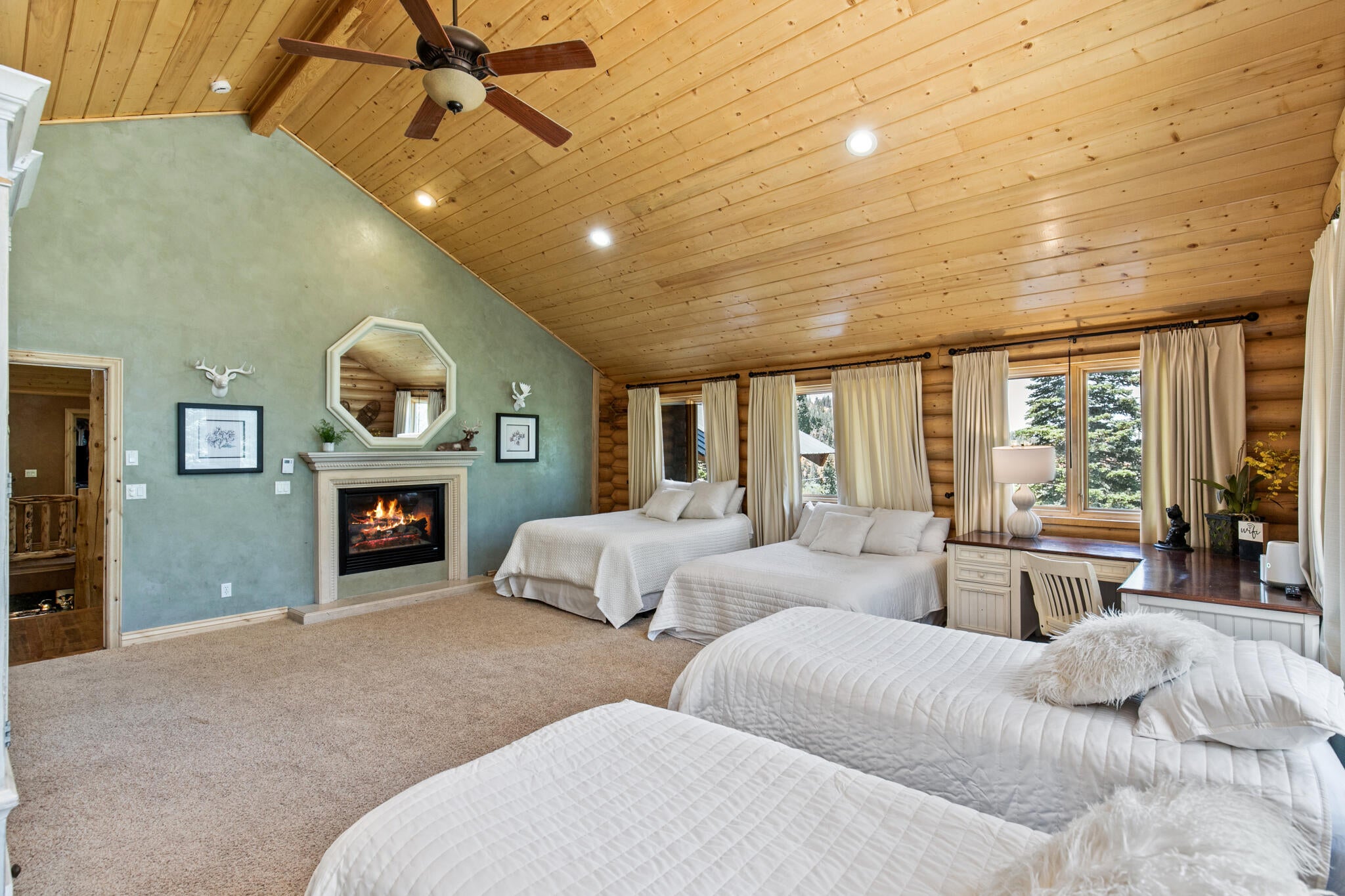 Brian Head, Utah, 84719, United States, 5 Bedrooms Bedrooms, ,4 BathroomsBathrooms,Residential,Active,1990611