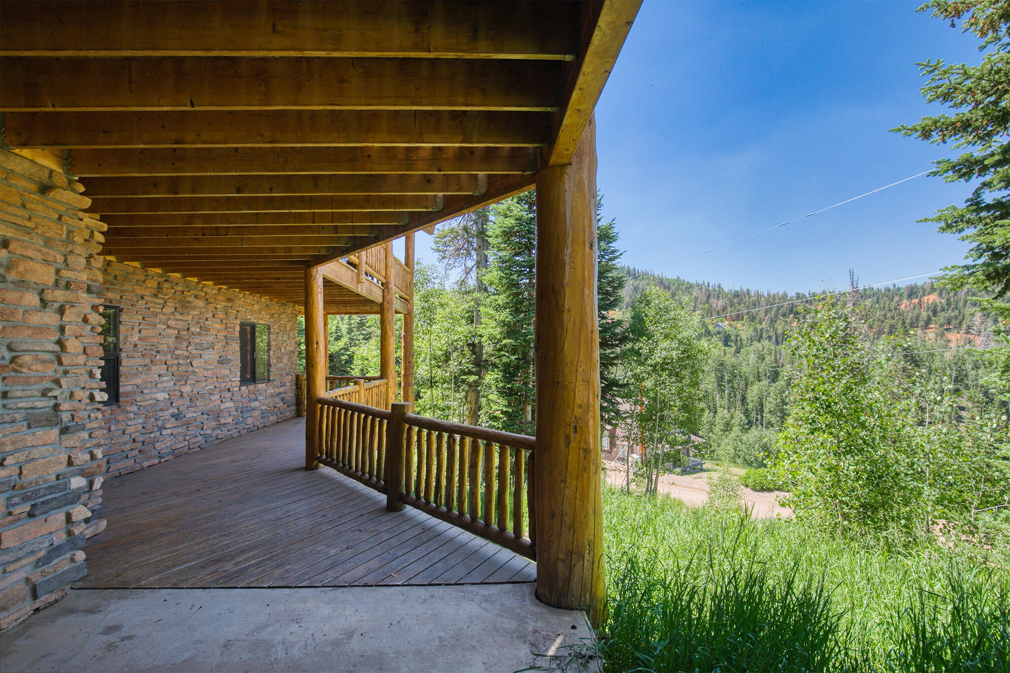 Brian Head, Utah, 84719, United States, 5 Bedrooms Bedrooms, ,4 BathroomsBathrooms,Residential,Active,1990611