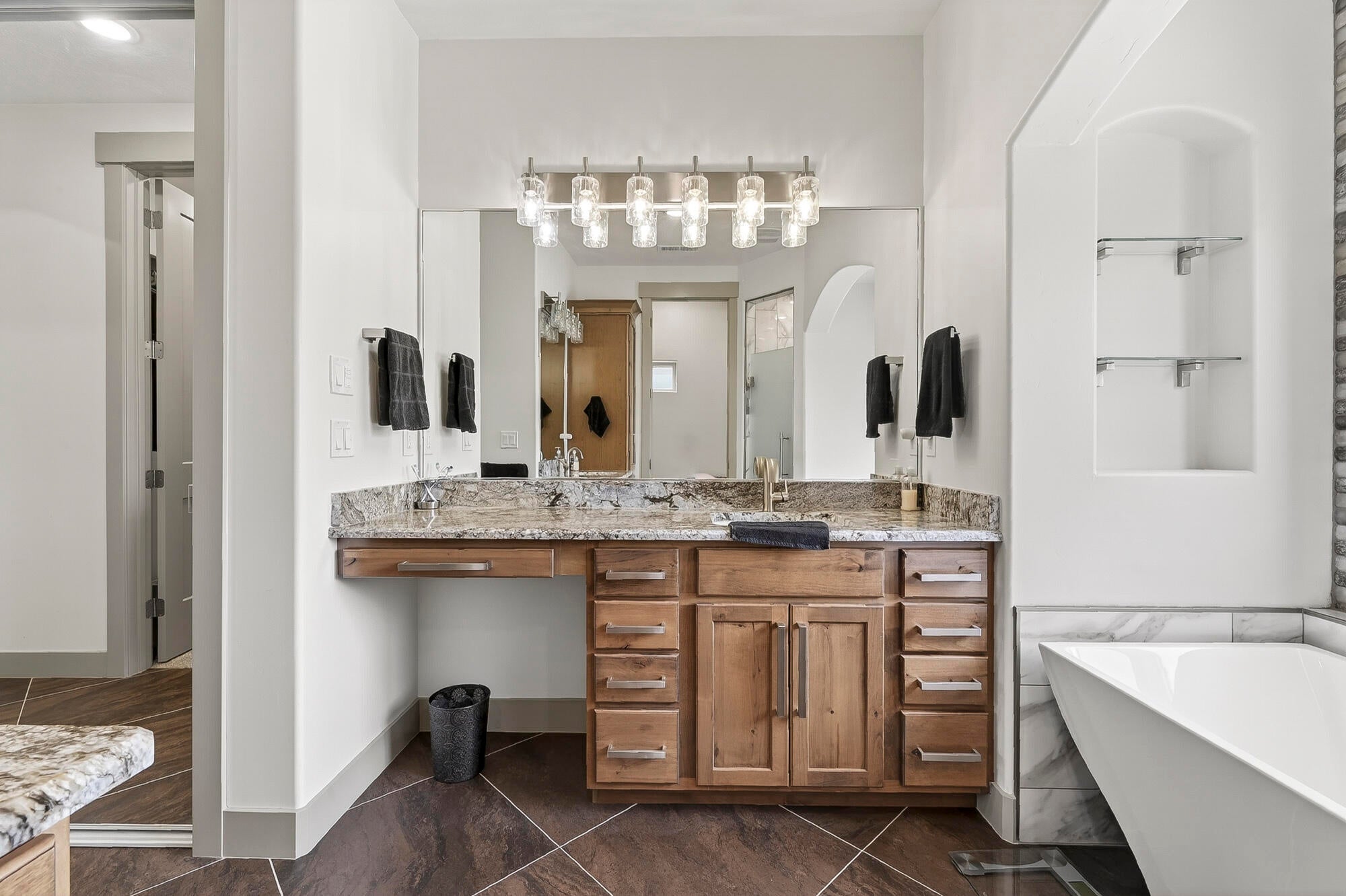 Cedar City, Utah, 84720, United States, 6 Bedrooms Bedrooms, ,4 BathroomsBathrooms,Residential,Active,2043845