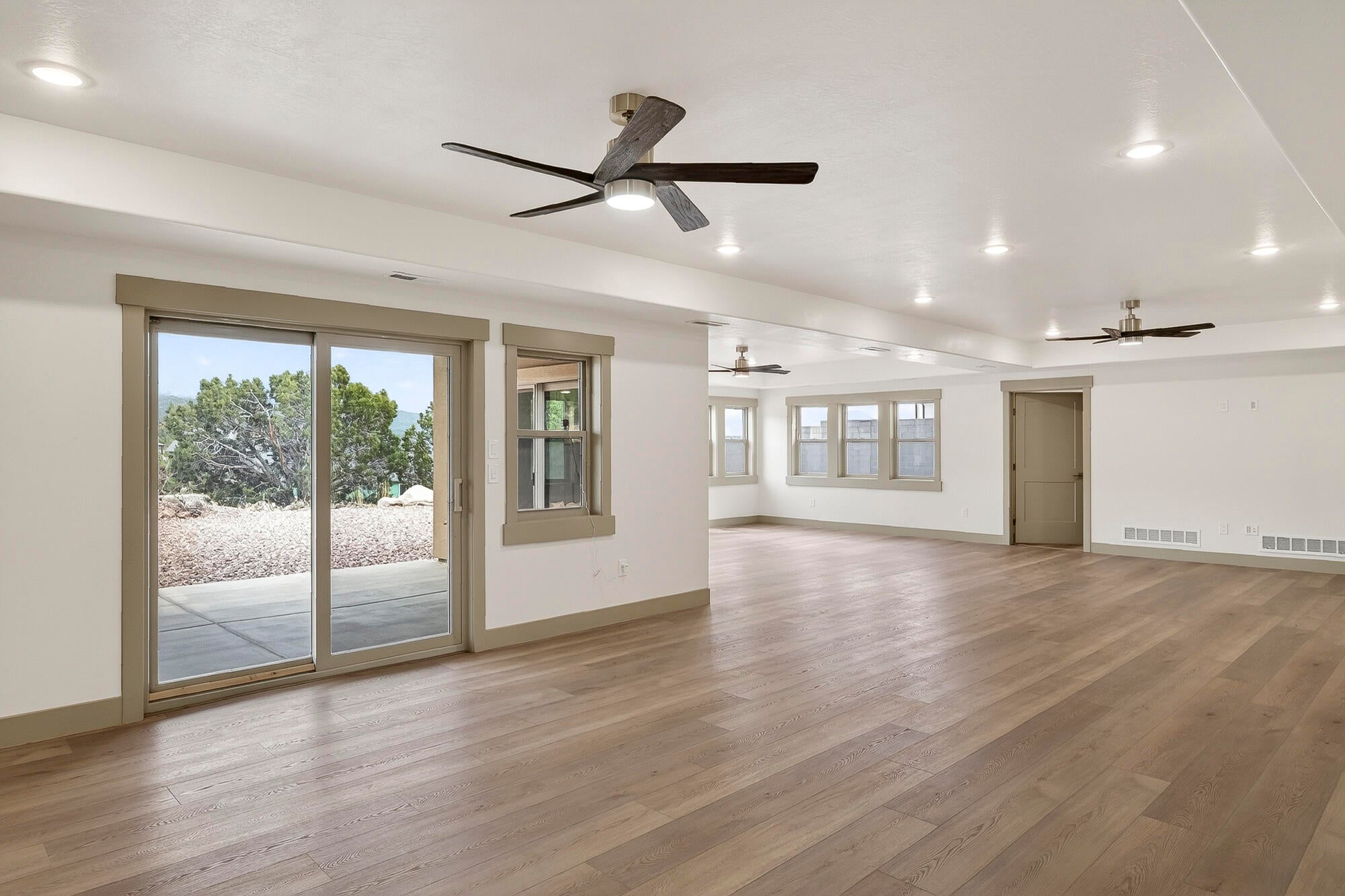 Cedar City, Utah, 84720, United States, 6 Bedrooms Bedrooms, ,4 BathroomsBathrooms,Residential,Active,2043845