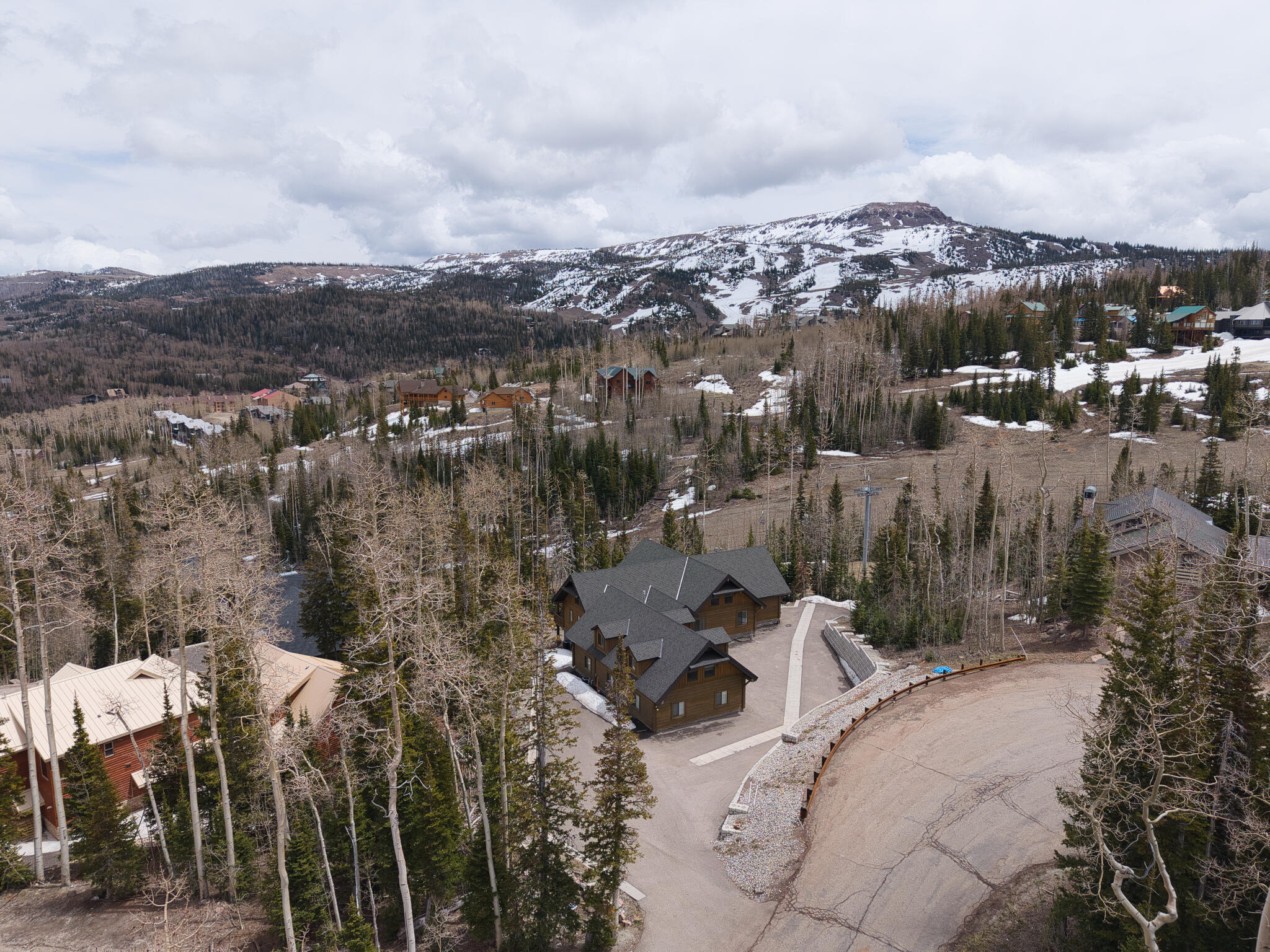 Brian Head, Utah, 84719, United States, 11 Bedrooms Bedrooms, ,8 BathroomsBathrooms,Residential,Active,2044561