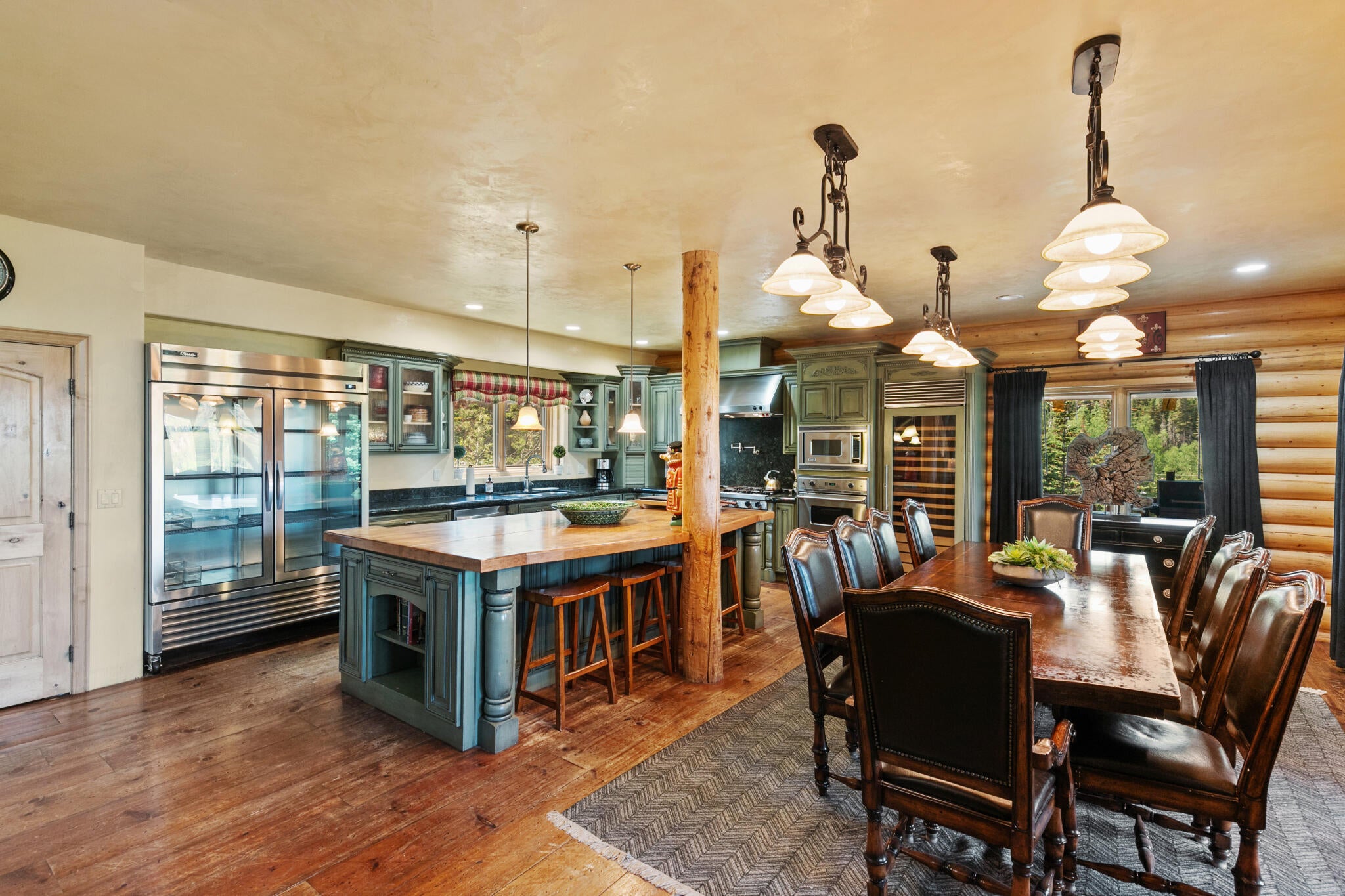 Brian Head, Utah, 84719, United States, 5 Bedrooms Bedrooms, ,4 BathroomsBathrooms,Residential,Active,1990611