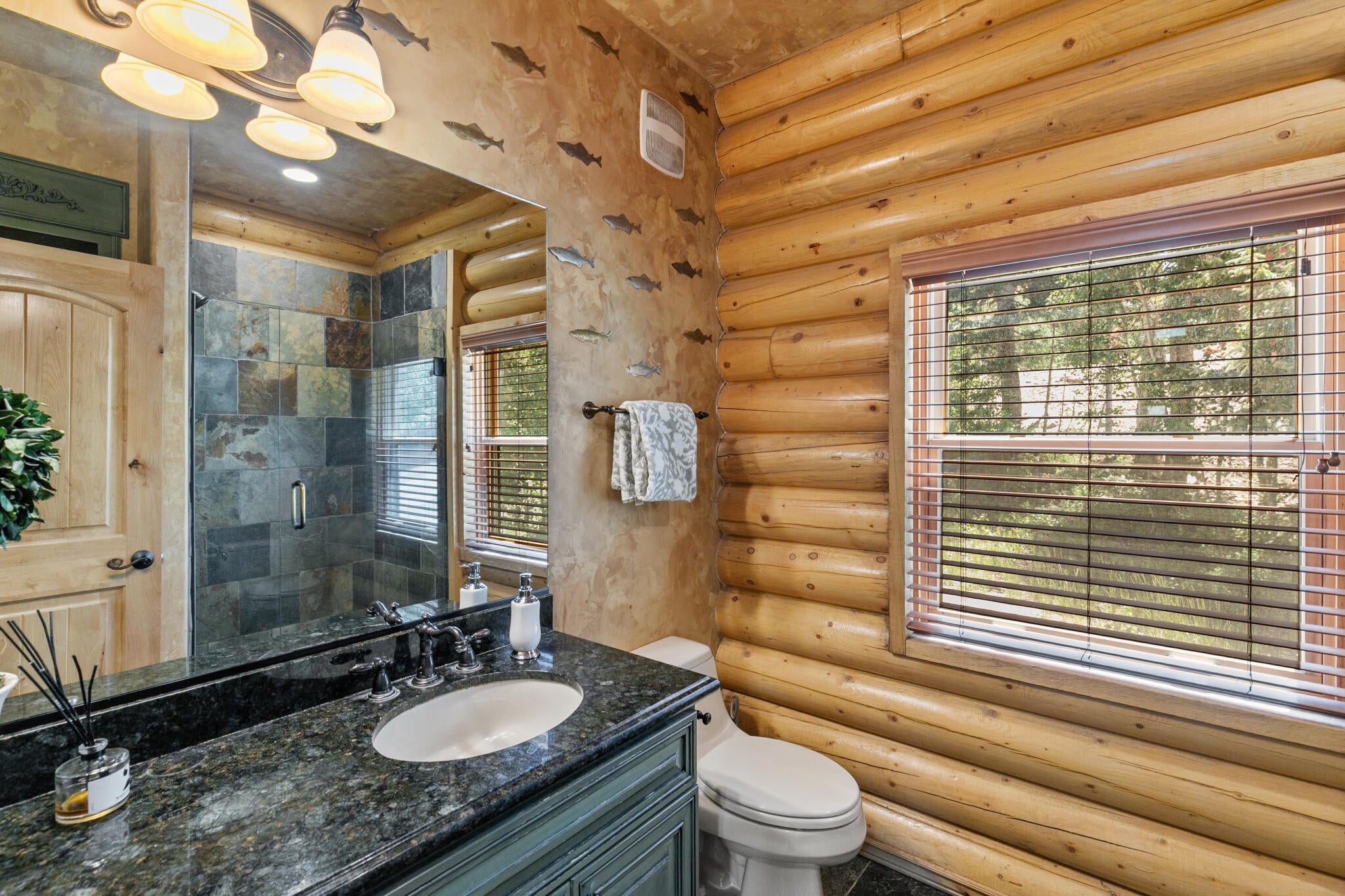 Brian Head, Utah, 84719, United States, 5 Bedrooms Bedrooms, ,4 BathroomsBathrooms,Residential,Active,1990611