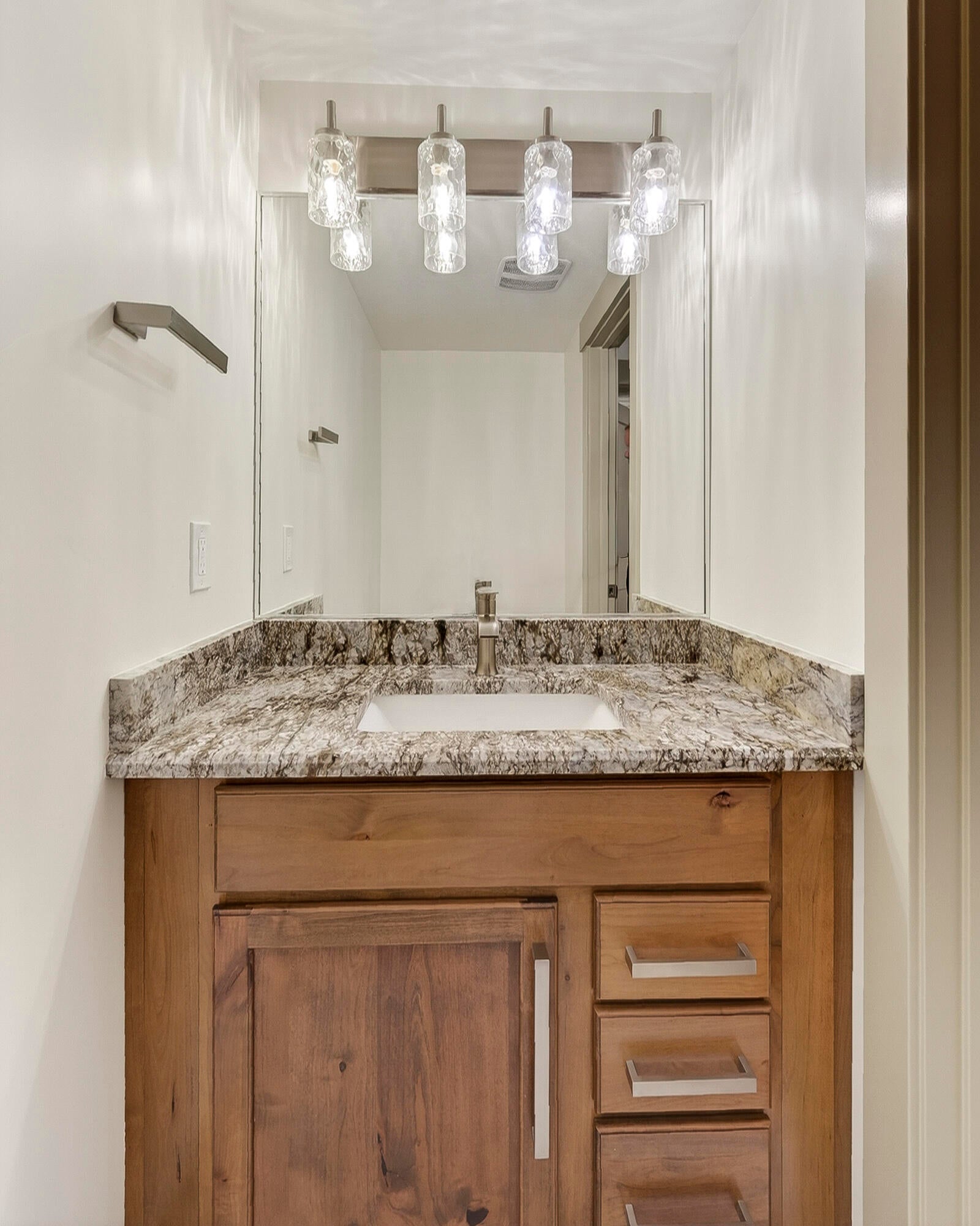 Cedar City, Utah, 84720, United States, 6 Bedrooms Bedrooms, ,4 BathroomsBathrooms,Residential,Active,2043845