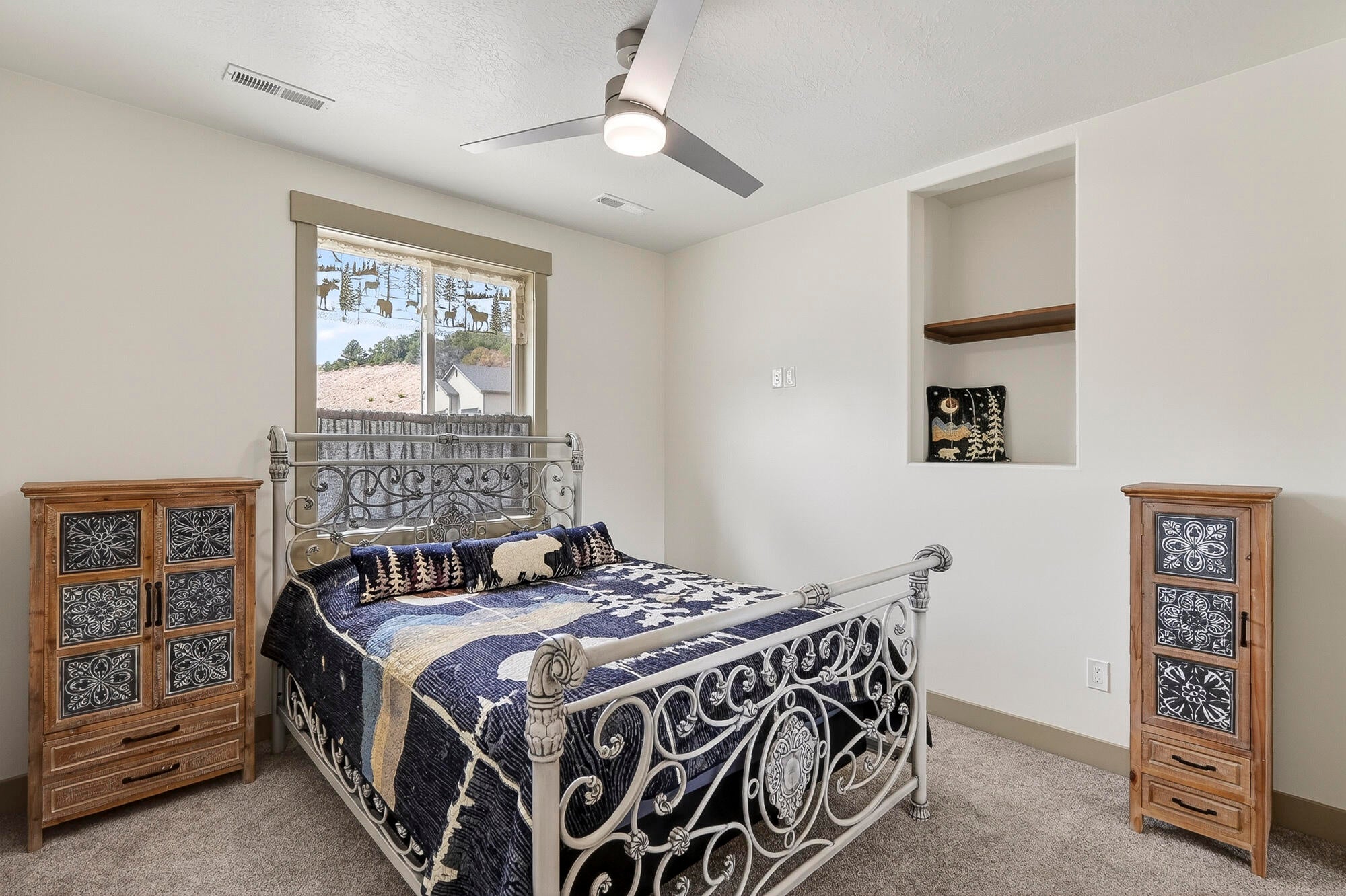 Cedar City, Utah, 84720, United States, 6 Bedrooms Bedrooms, ,4 BathroomsBathrooms,Residential,Active,2043845