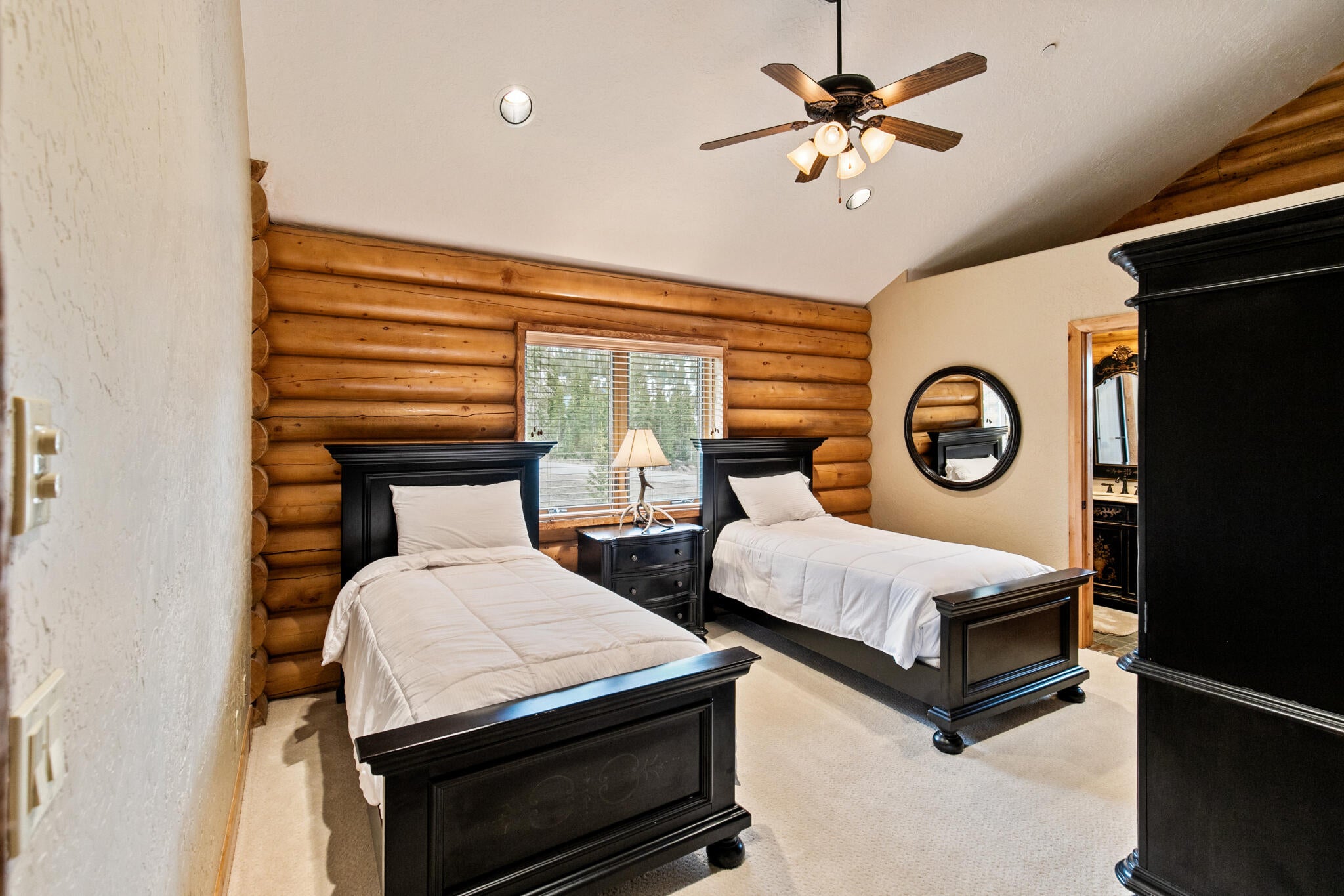 Brian Head, Utah, 84719, United States, 5 Bedrooms Bedrooms, ,7 BathroomsBathrooms,Residential,Active,2044532