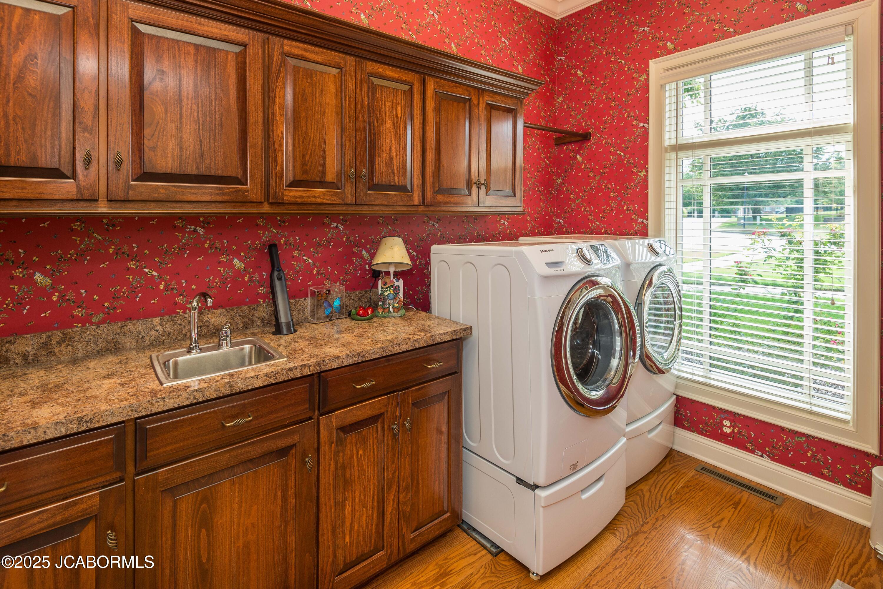 Jefferson City, Missouri, 65109, United States, 4 Bedrooms Bedrooms, ,5 BathroomsBathrooms,Residential,Active,1954411