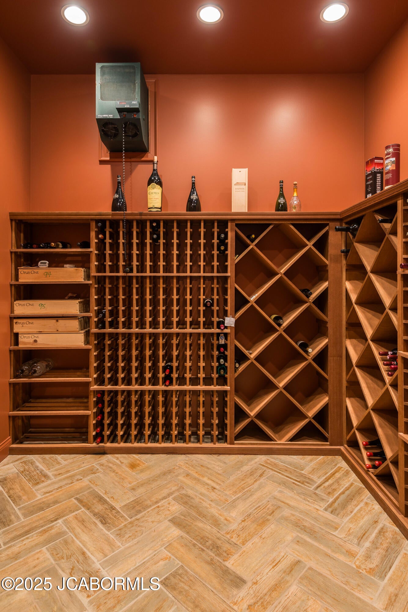 Jefferson City, Missouri, 65109, United States, 4 Bedrooms Bedrooms, ,5 BathroomsBathrooms,Residential,Active,1954411