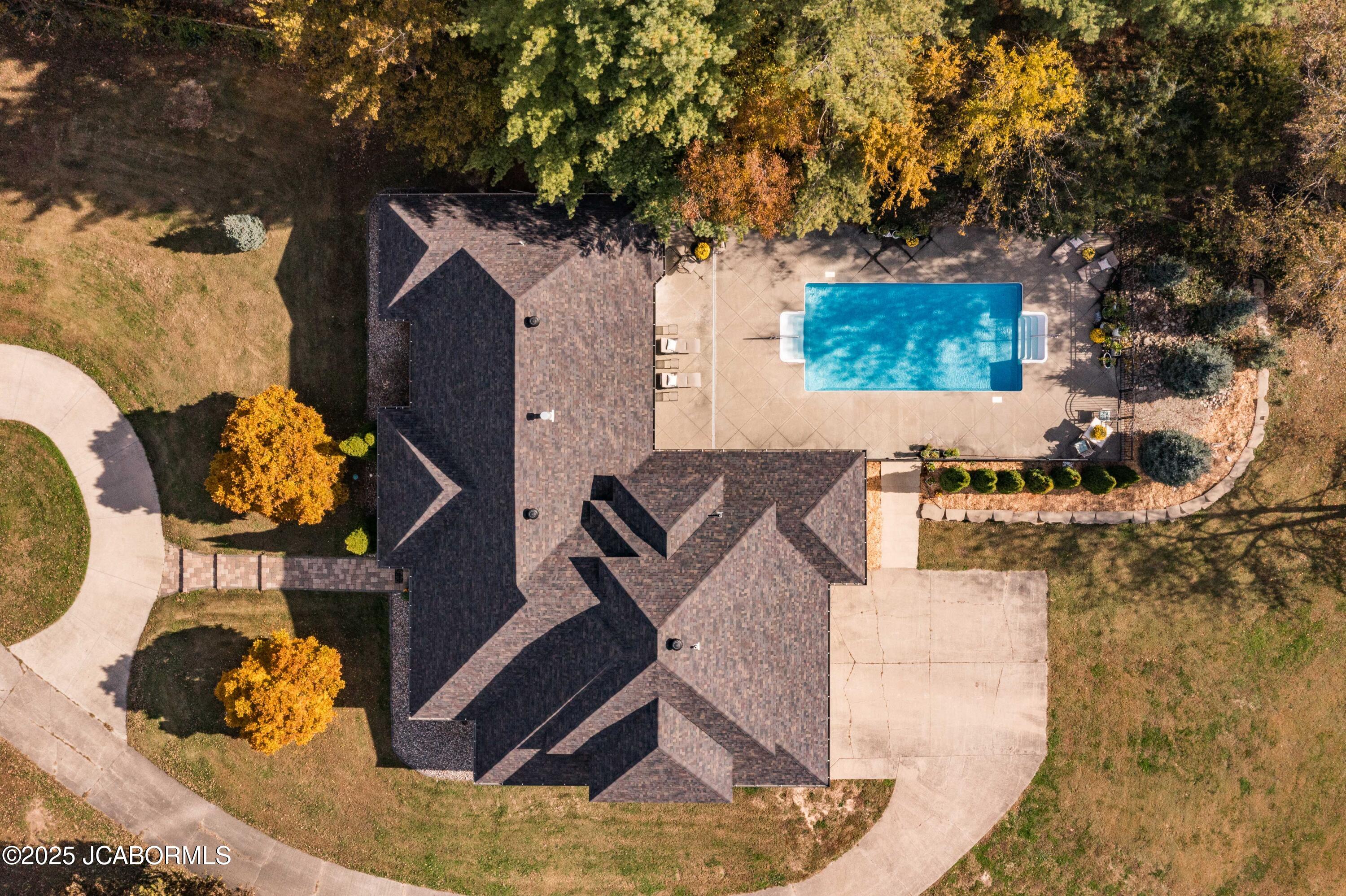 Jefferson City, Missouri, 65109, United States, 4 Bedrooms Bedrooms, ,4 BathroomsBathrooms,Residential,Active,1990026