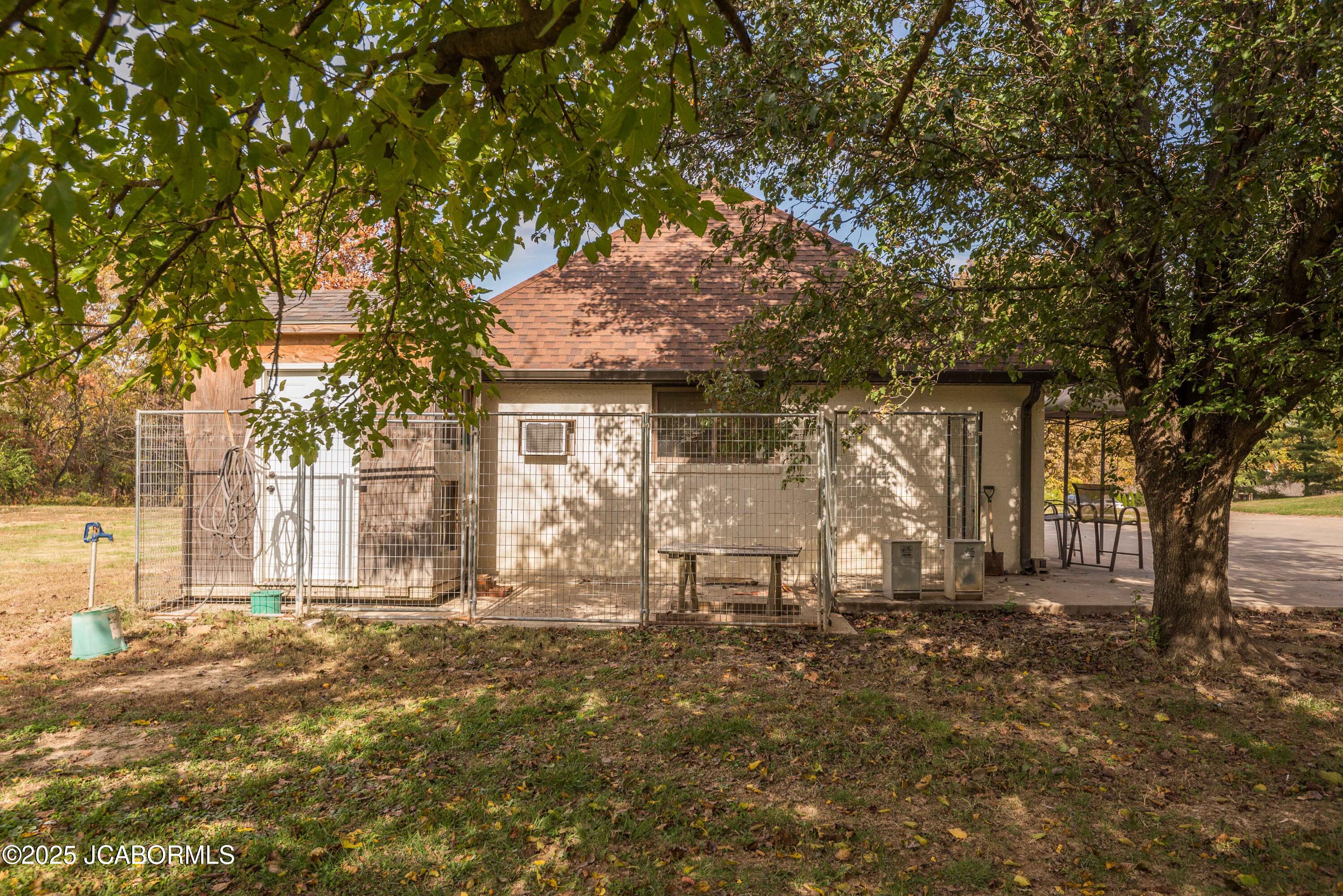 Jefferson City, Missouri, 65109, United States, 4 Bedrooms Bedrooms, ,4 BathroomsBathrooms,Residential,Active,1990026