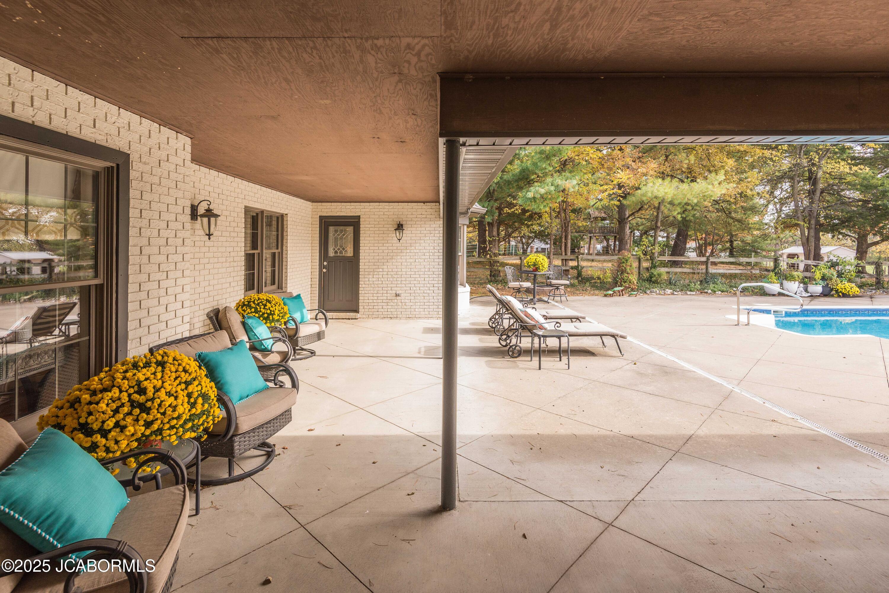 Jefferson City, Missouri, 65109, United States, 4 Bedrooms Bedrooms, ,4 BathroomsBathrooms,Residential,Active,1990026