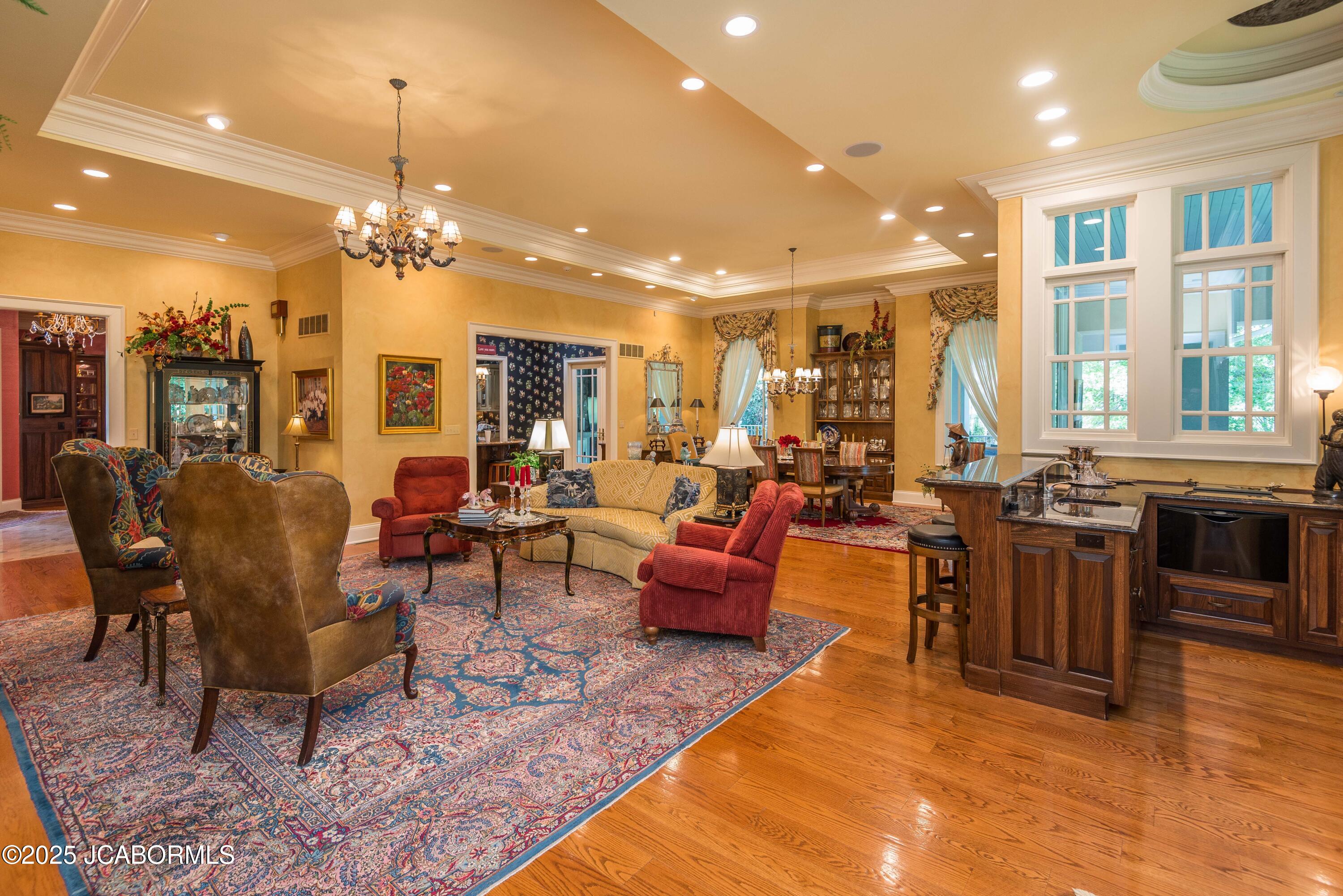 Jefferson City, Missouri, 65109, United States, 4 Bedrooms Bedrooms, ,5 BathroomsBathrooms,Residential,Active,1954411