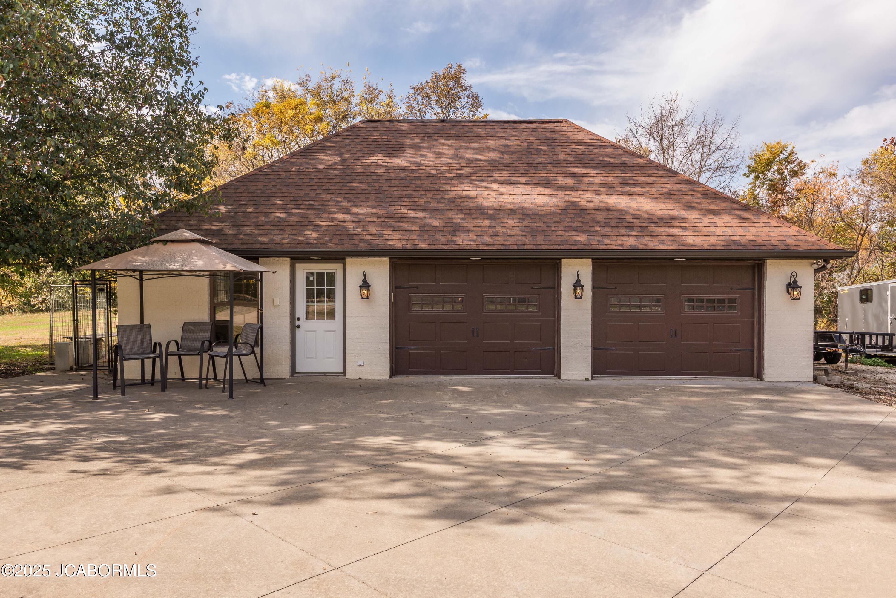 Jefferson City, Missouri, 65109, United States, 4 Bedrooms Bedrooms, ,4 BathroomsBathrooms,Residential,Active,1990026