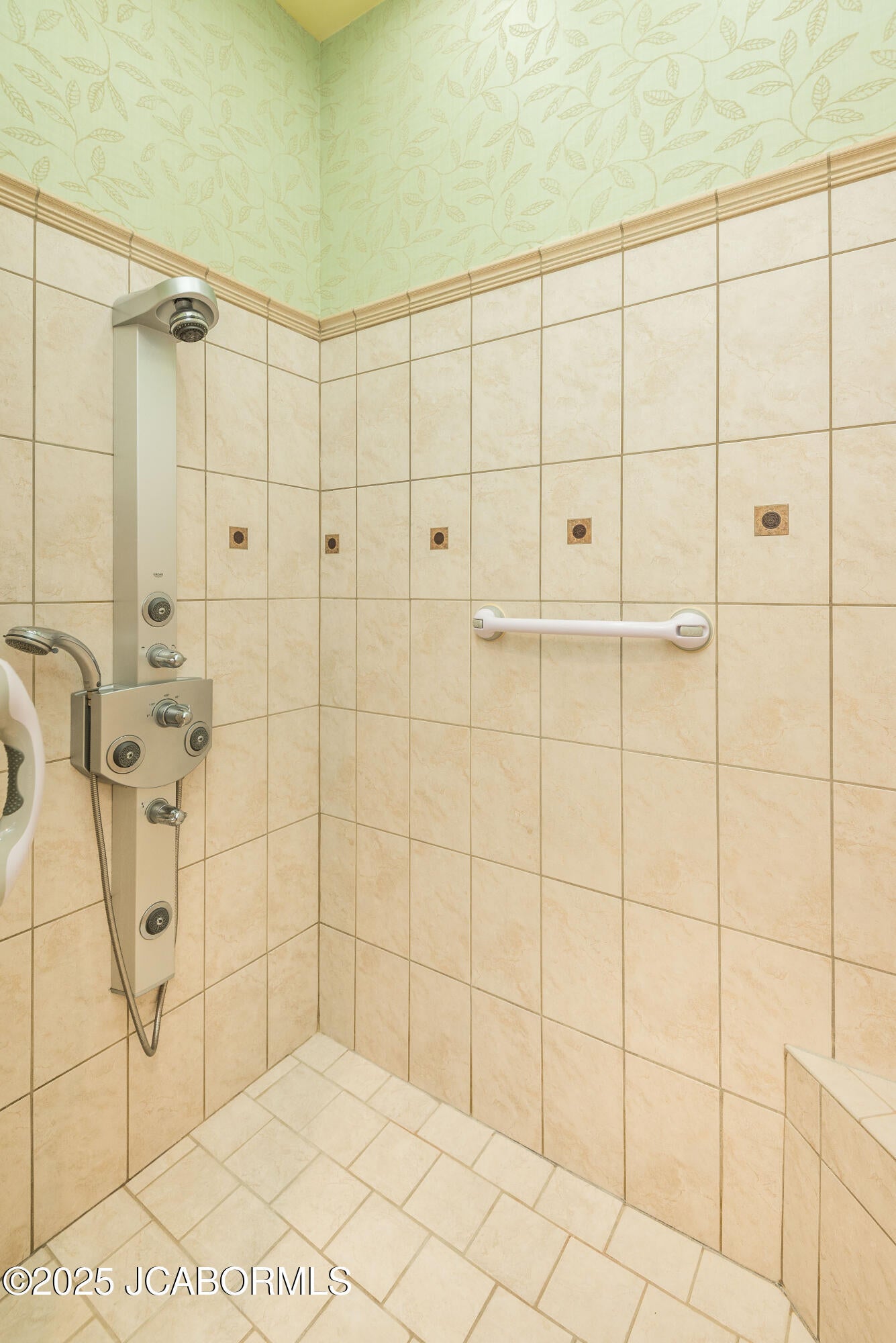 Jefferson City, Missouri, 65109, United States, 4 Bedrooms Bedrooms, ,5 BathroomsBathrooms,Residential,Active,1954411