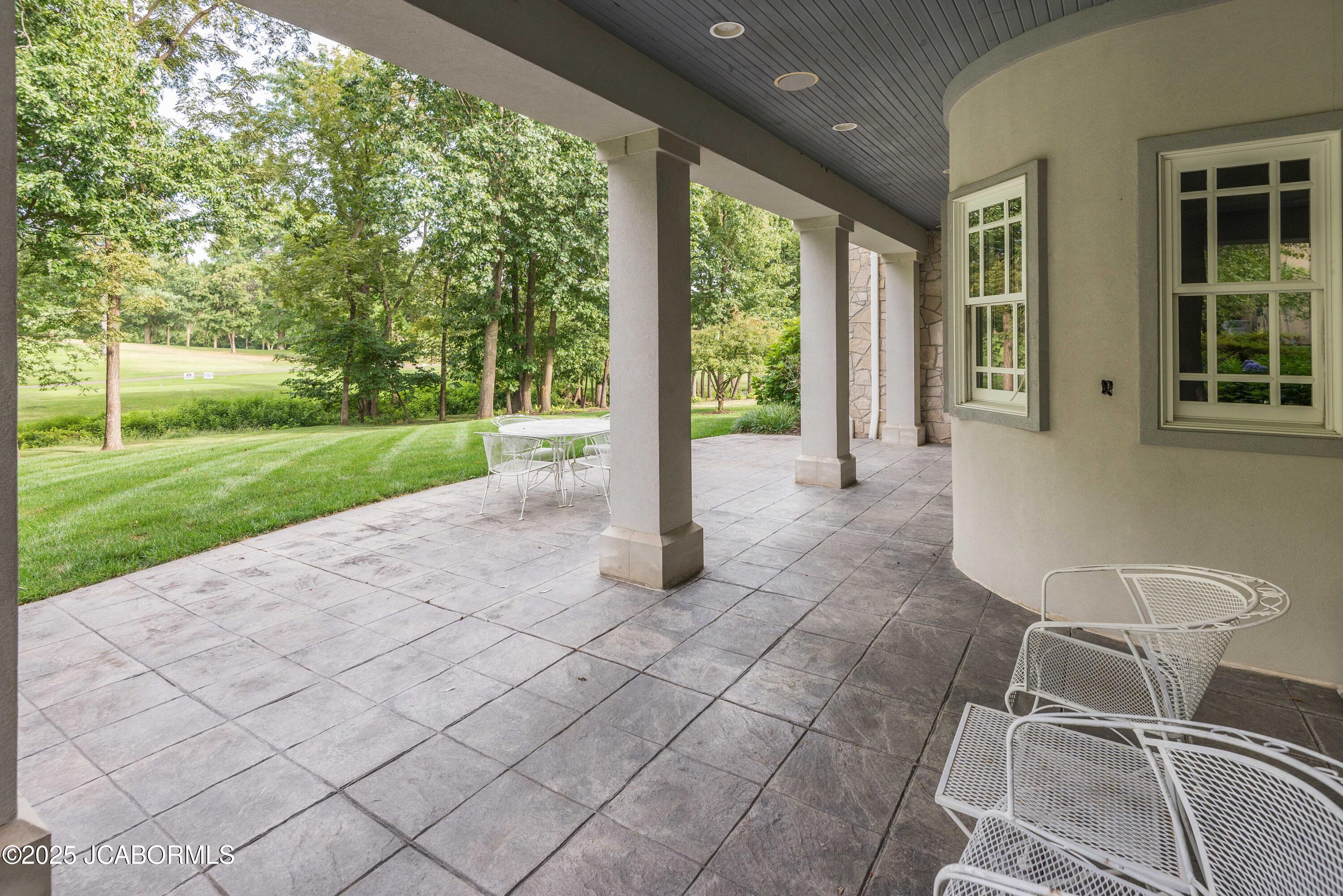 Jefferson City, Missouri, 65109, United States, 4 Bedrooms Bedrooms, ,5 BathroomsBathrooms,Residential,Active,1954411