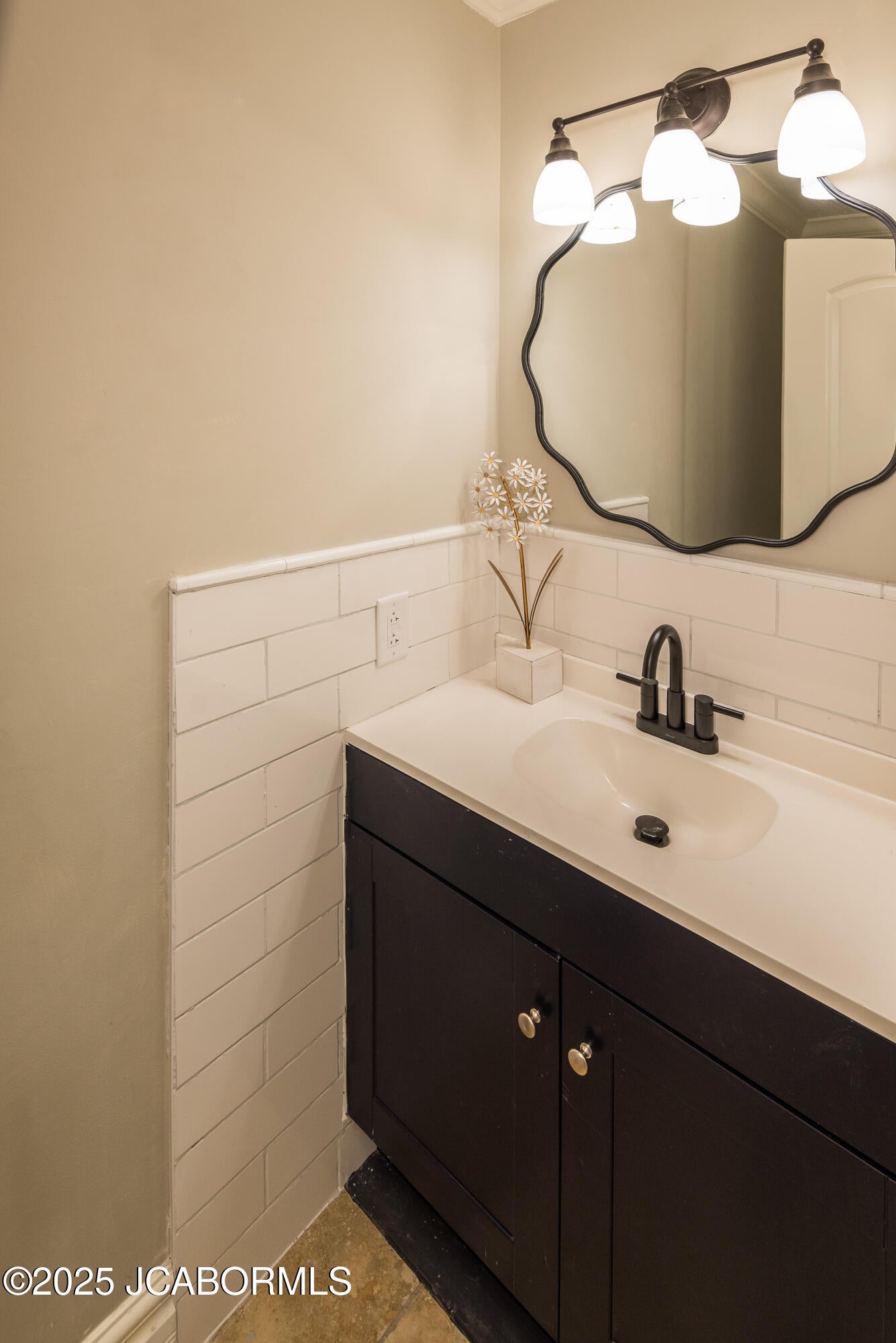 Jefferson City, Missouri, 65109, United States, 4 Bedrooms Bedrooms, ,4 BathroomsBathrooms,Residential,Active,1990026