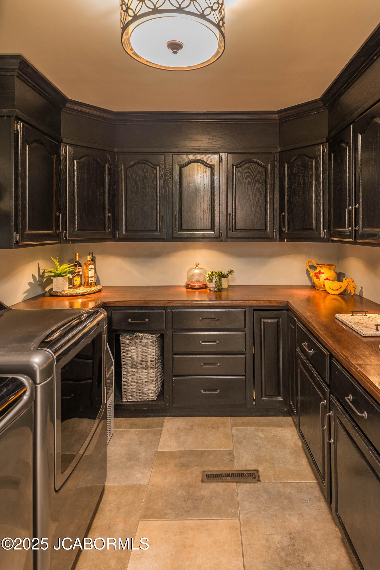 Jefferson City, Missouri, 65109, United States, 4 Bedrooms Bedrooms, ,4 BathroomsBathrooms,Residential,Active,1990026