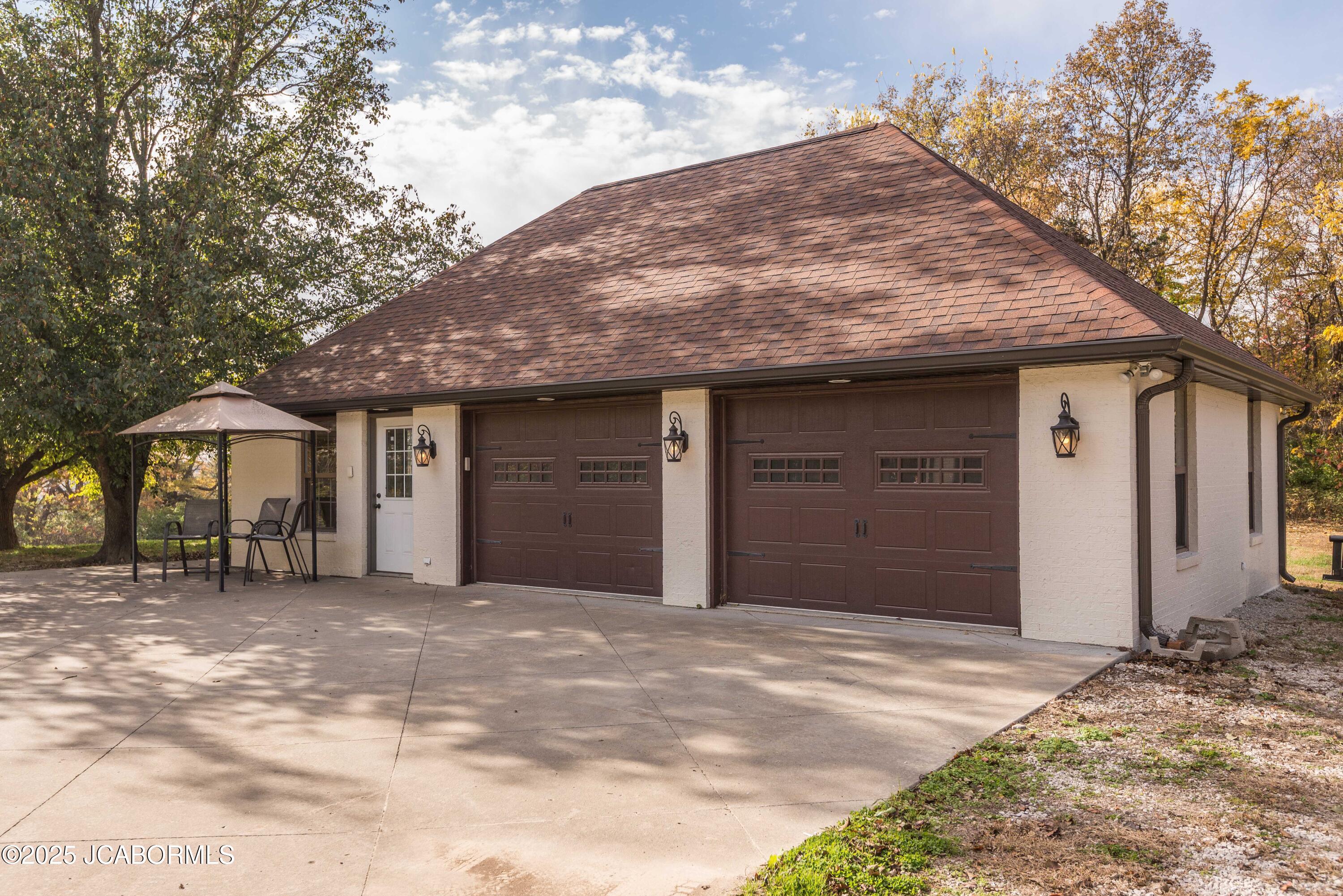 Jefferson City, Missouri, 65109, United States, 4 Bedrooms Bedrooms, ,4 BathroomsBathrooms,Residential,Active,1990026