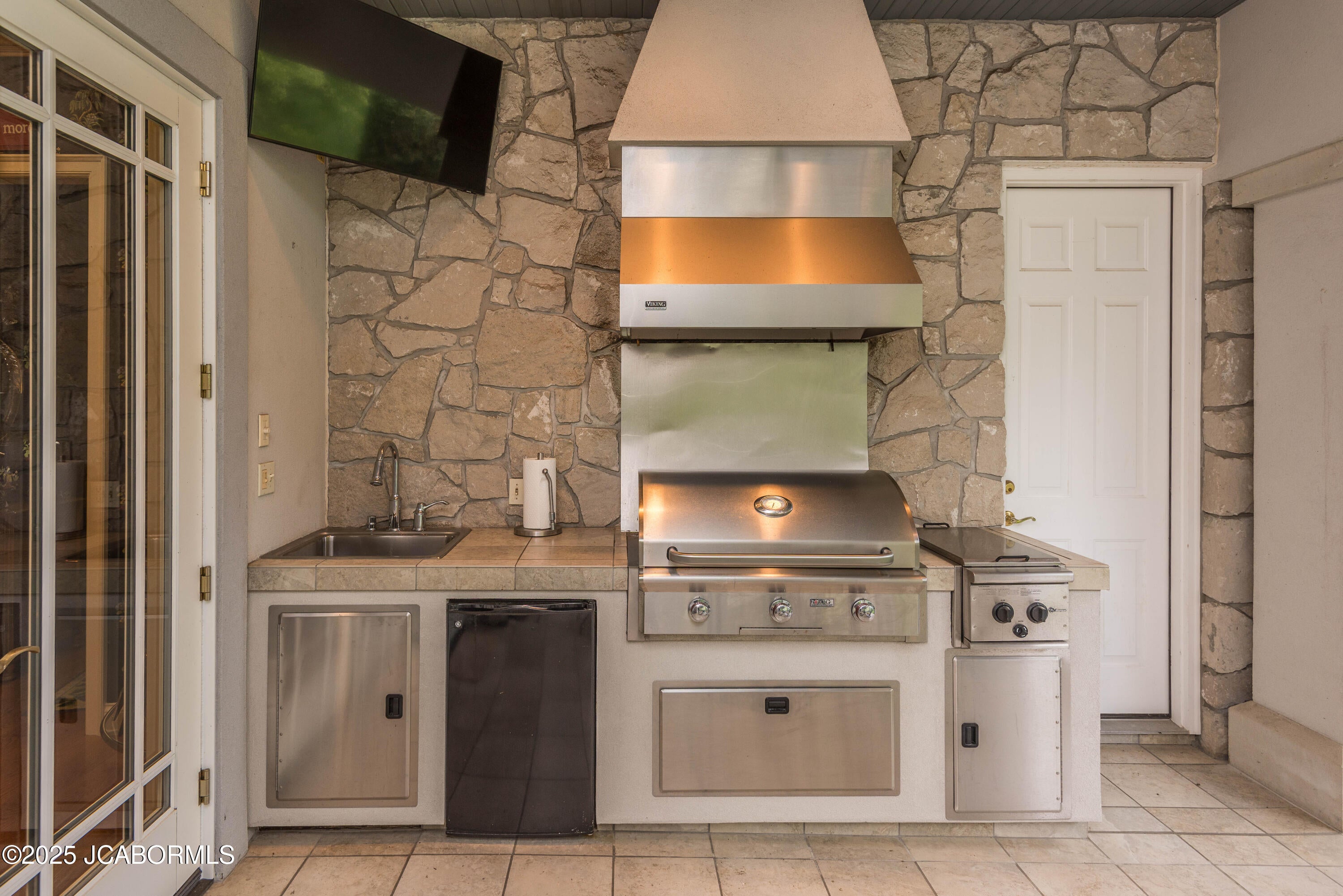 Jefferson City, Missouri, 65109, United States, 4 Bedrooms Bedrooms, ,5 BathroomsBathrooms,Residential,Active,1954411