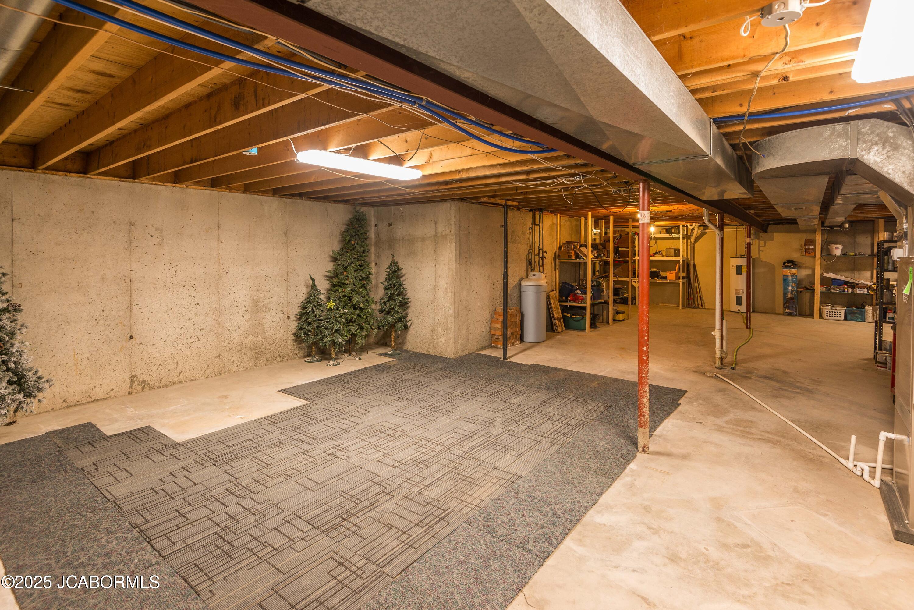 Jefferson City, Missouri, 65109, United States, 4 Bedrooms Bedrooms, ,4 BathroomsBathrooms,Residential,Active,1990026